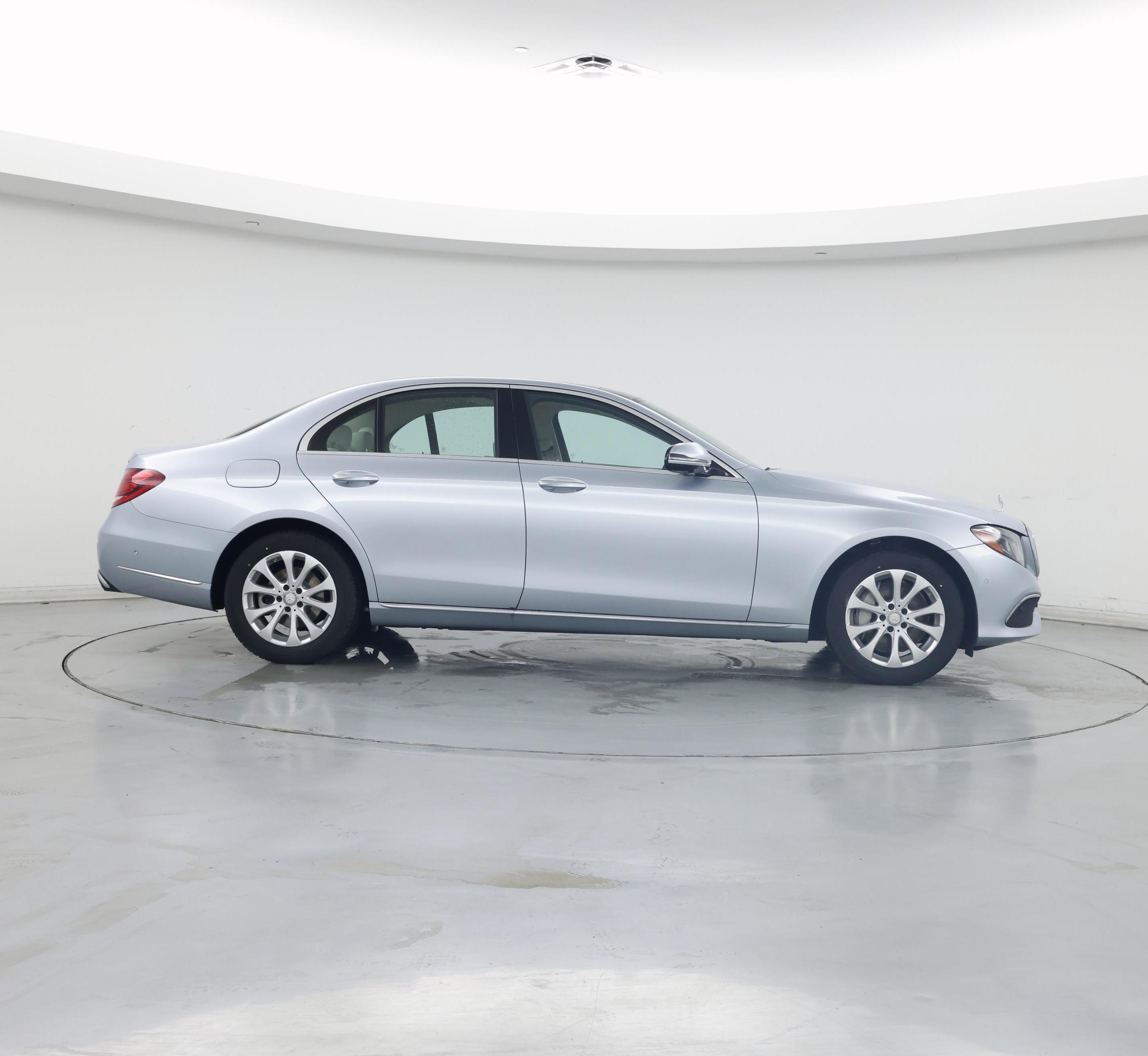 Thumbnail: 2017 Mercedes-Benz E-Class - 7