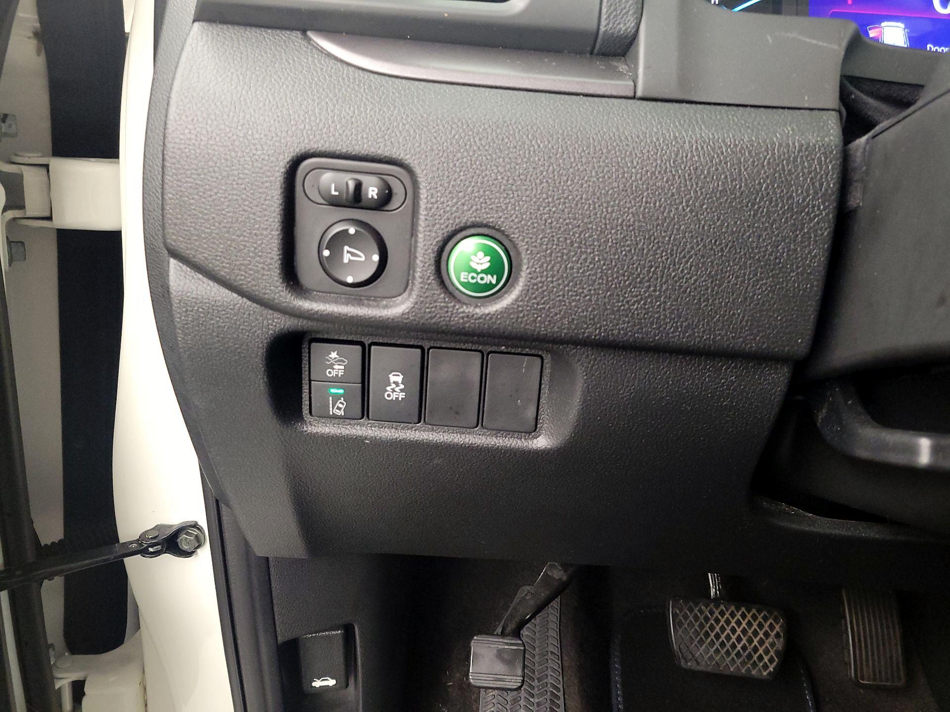 Thumbnail: 2019 Honda Pilot - 13