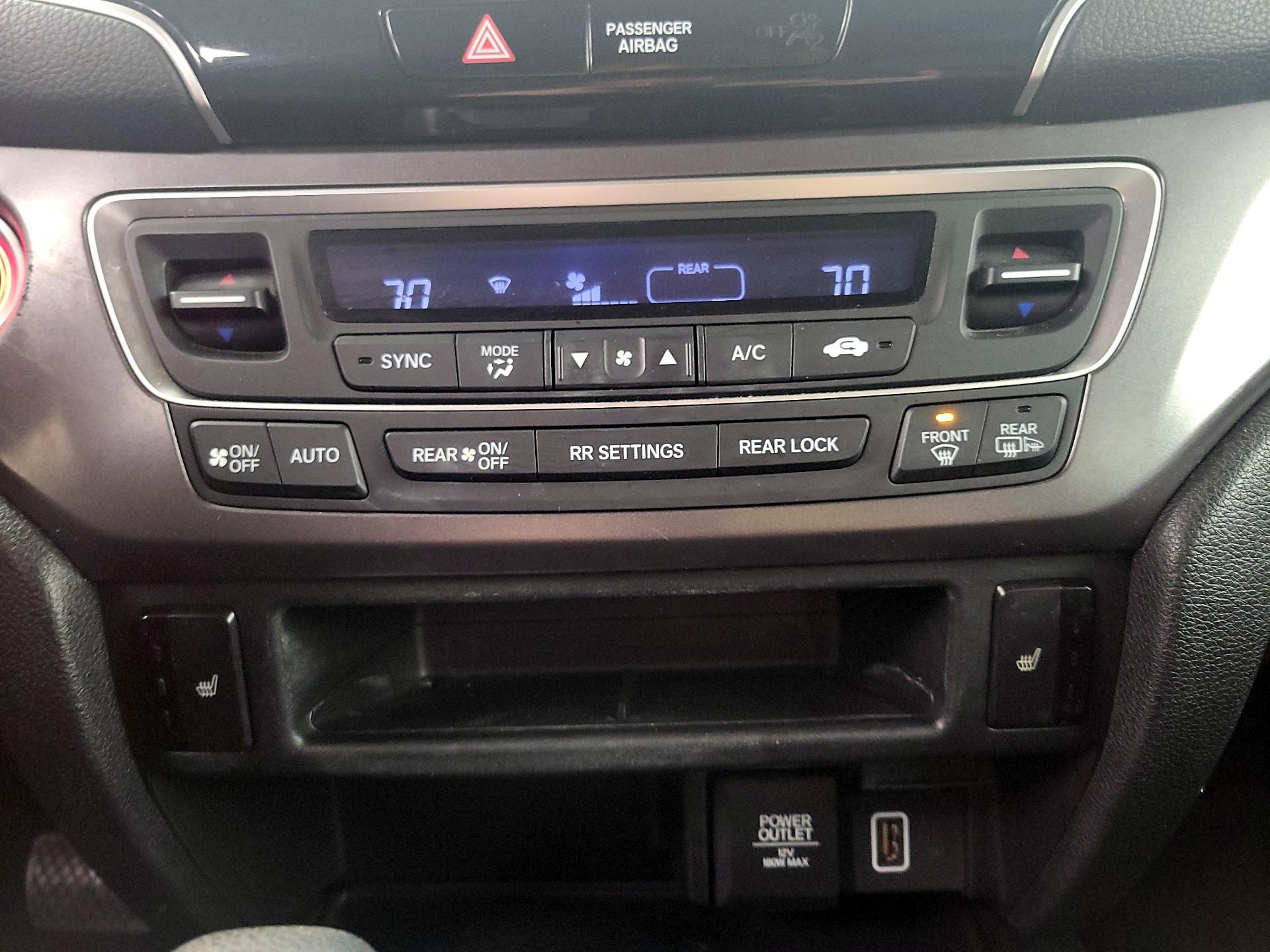 Thumbnail: 2019 Honda Pilot - 16