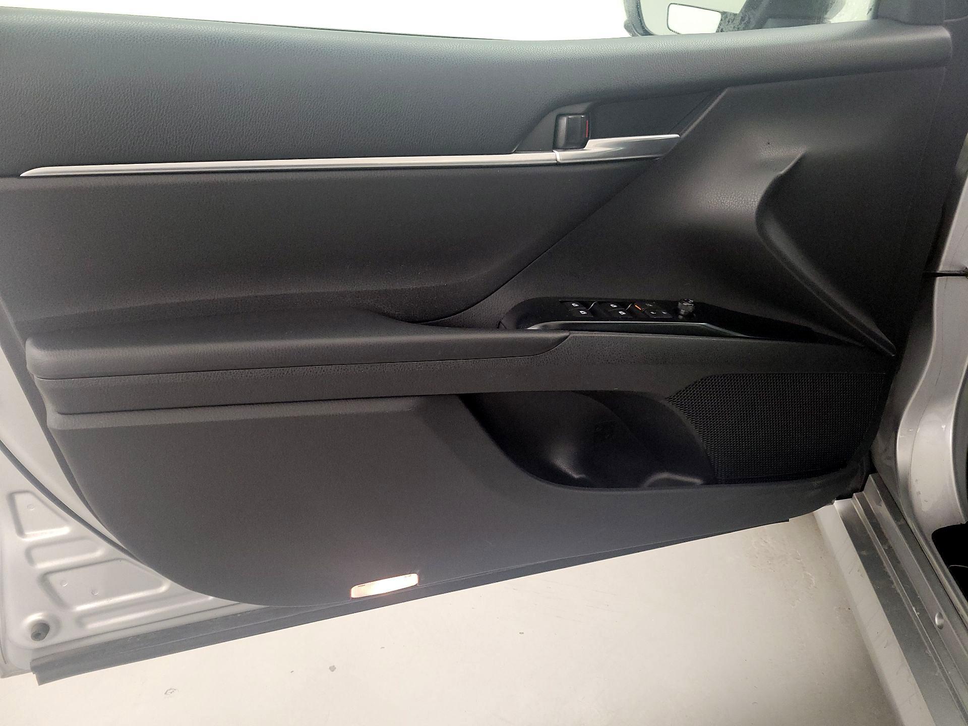 Thumbnail: 2018 Toyota Camry - 12