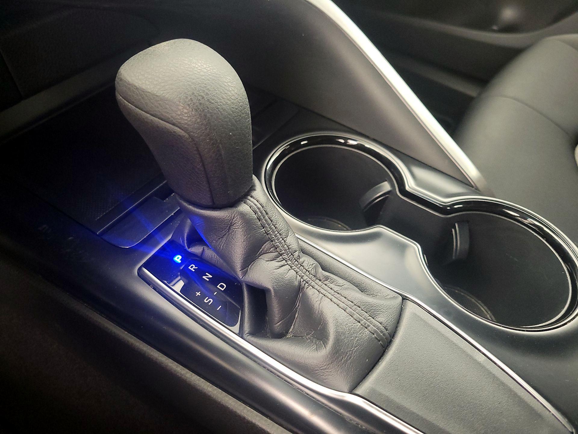 Thumbnail: 2018 Toyota Camry - 17