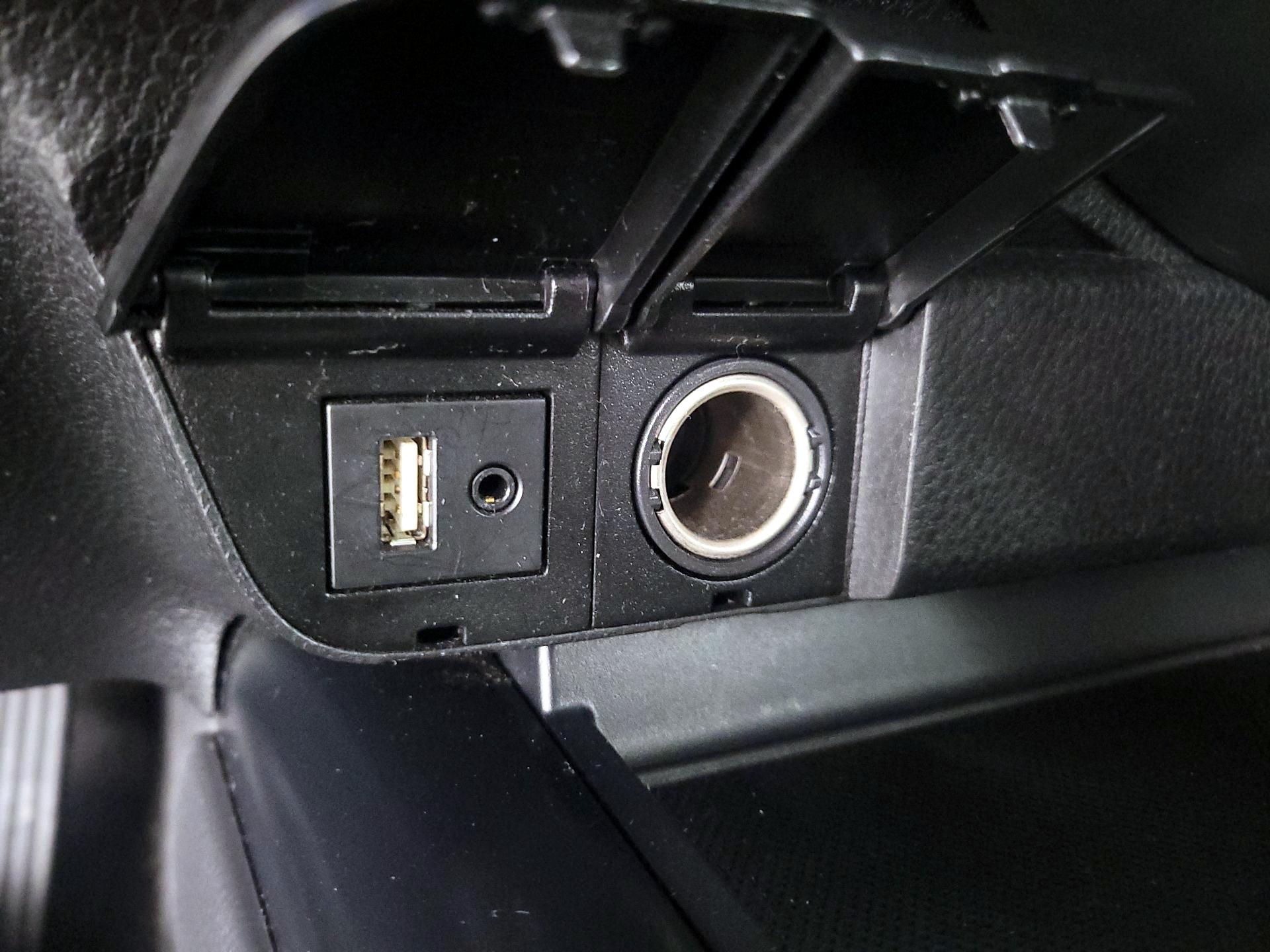 Thumbnail: 2018 Toyota Camry - 18