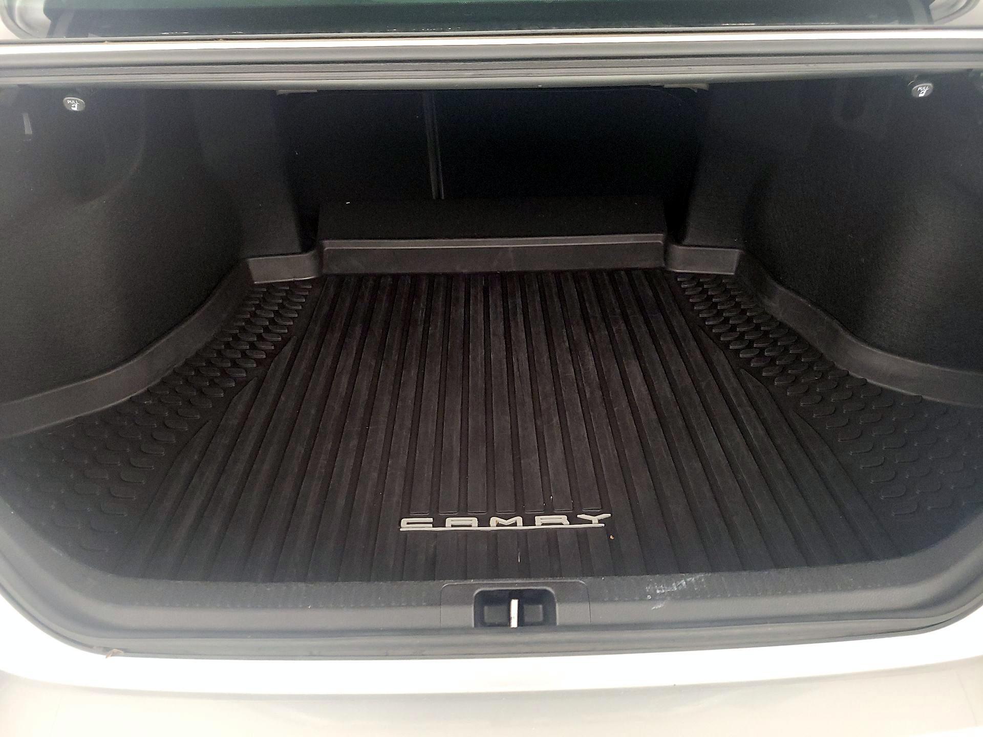 Thumbnail: 2018 Toyota Camry - 20