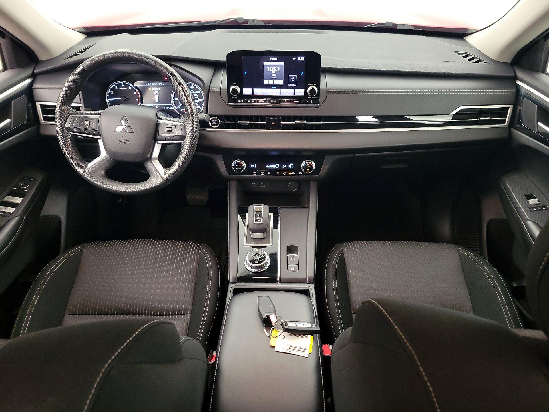 Thumbnail: 2022 Mitsubishi Outlander - 9