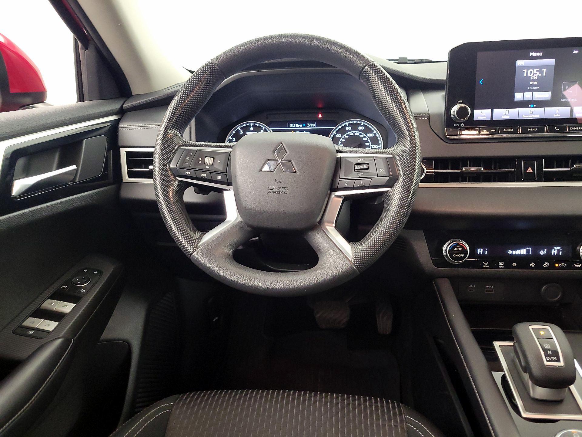 Thumbnail: 2022 Mitsubishi Outlander - 10