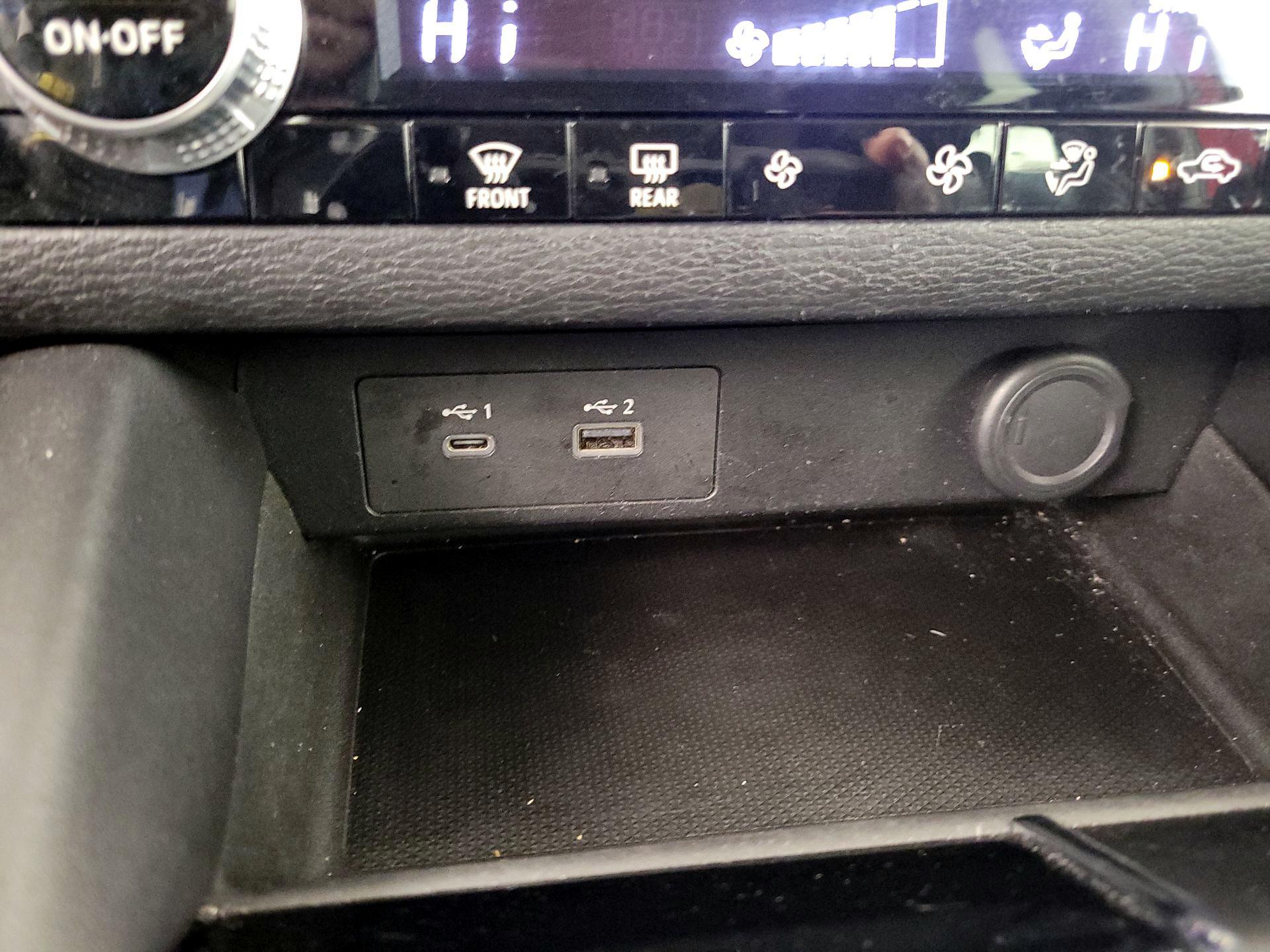 Thumbnail: 2022 Mitsubishi Outlander - 18