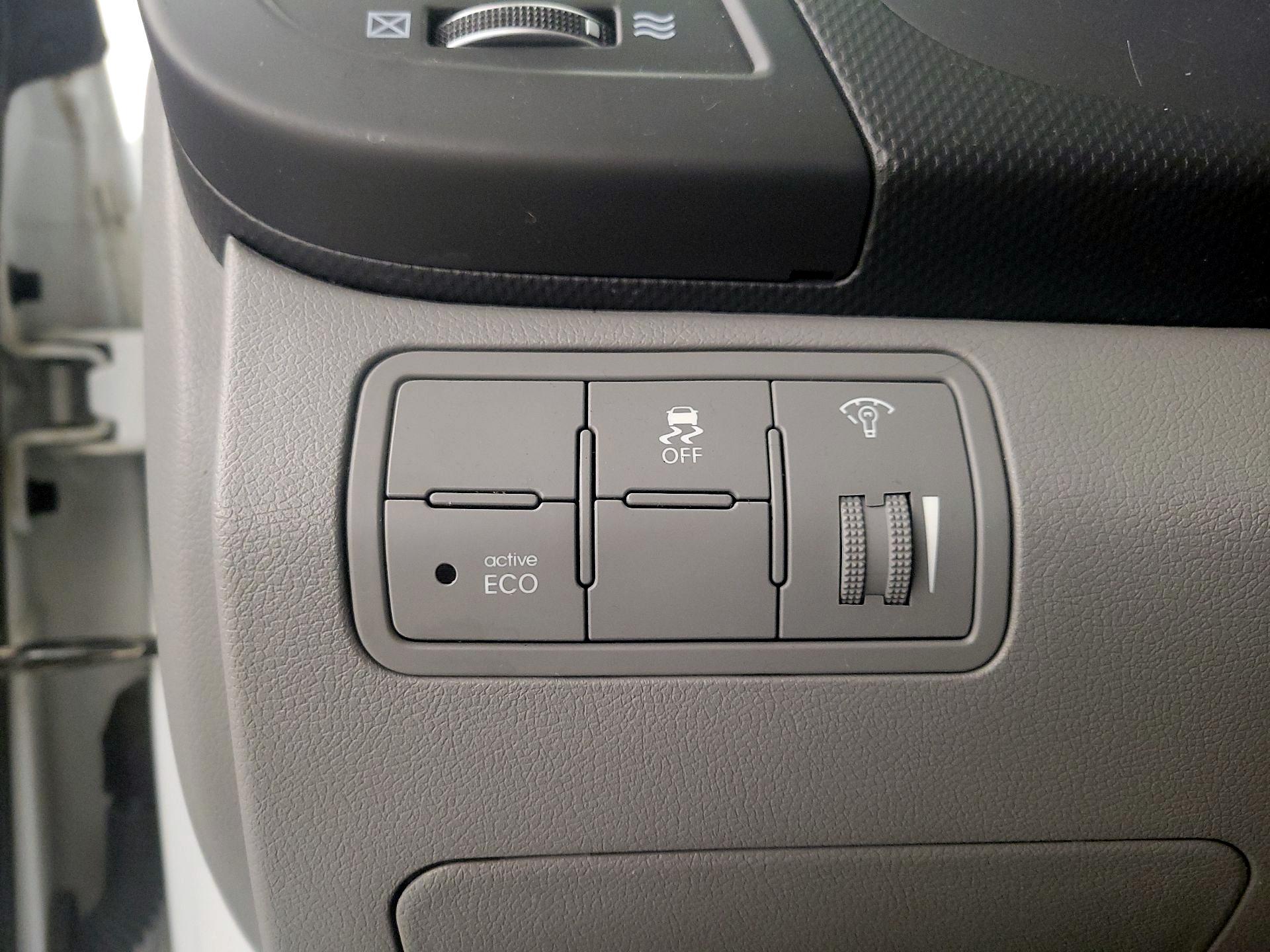 Thumbnail: 2017 Hyundai Accent - 13