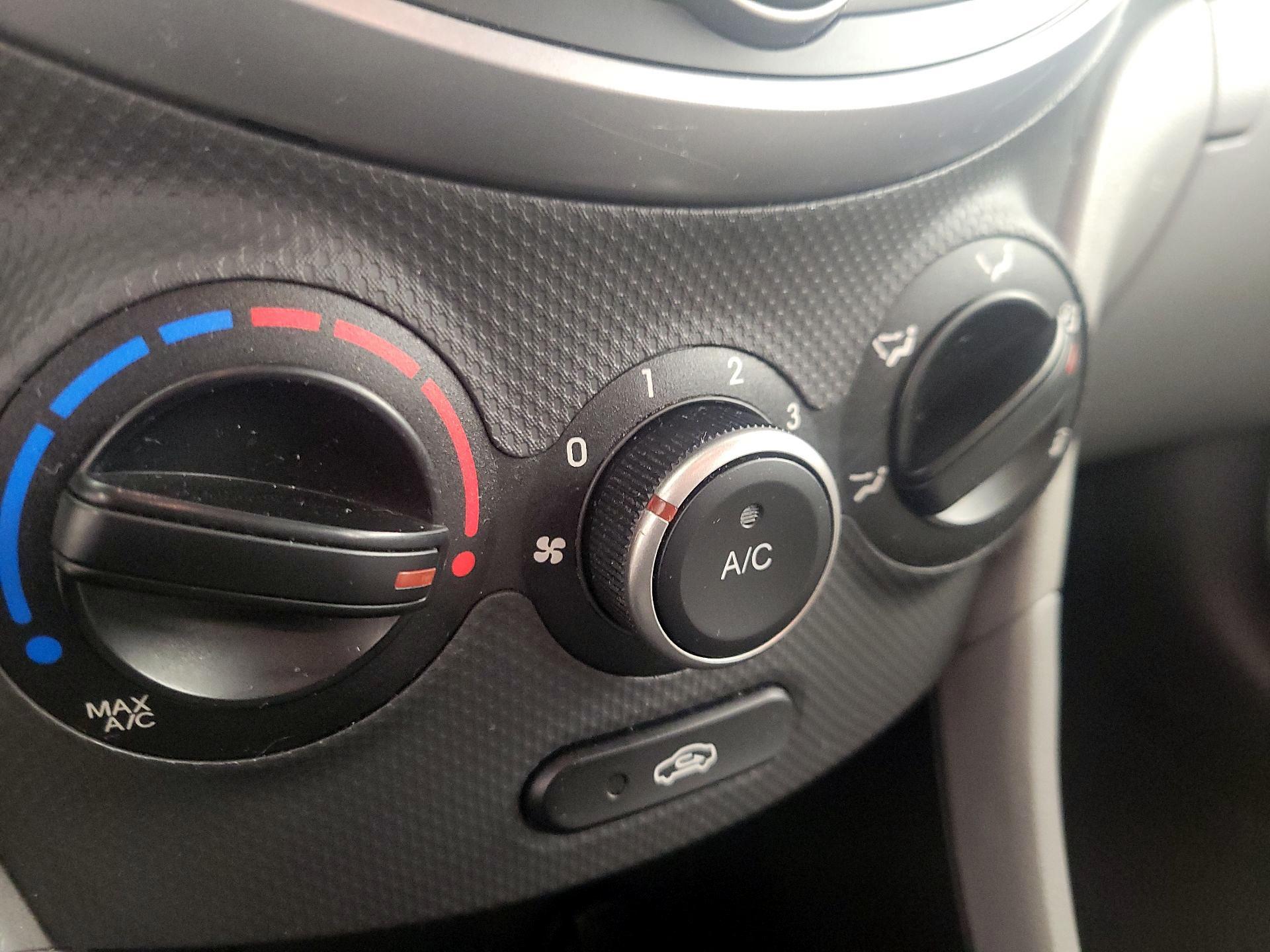 Thumbnail: 2017 Hyundai Accent - 15