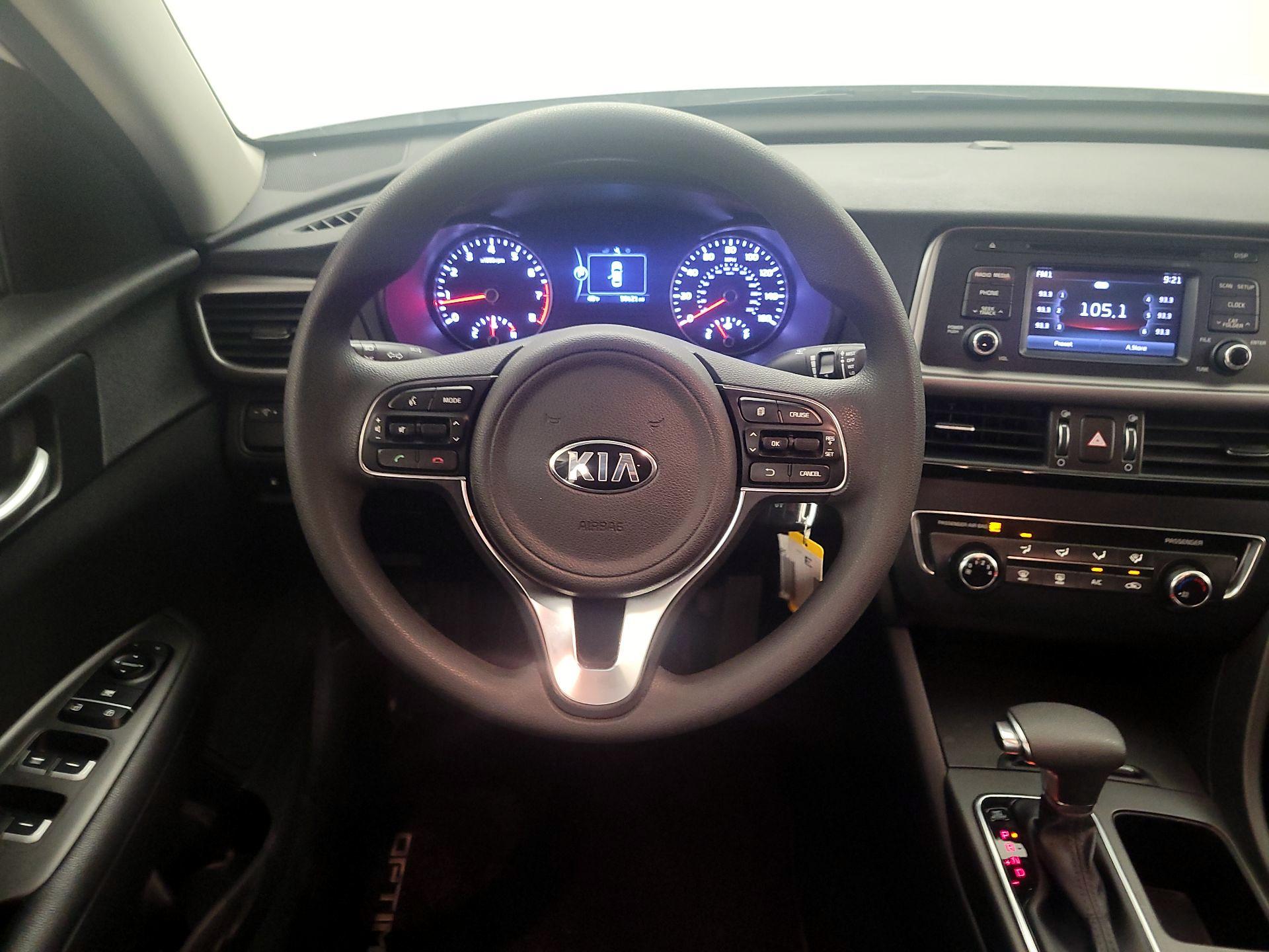 Thumbnail: 2016 Kia Optima - 10