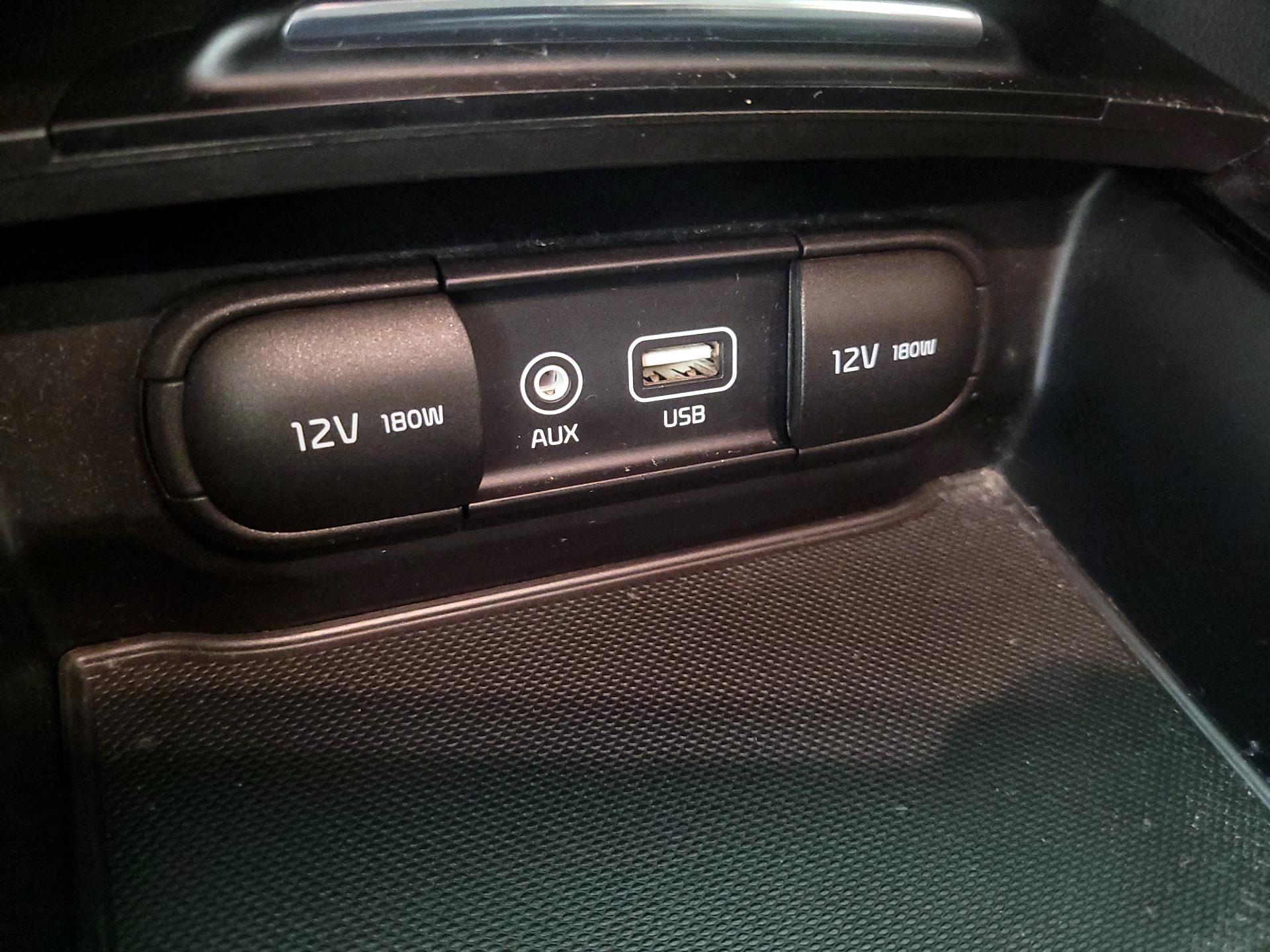 Thumbnail: 2016 Kia Optima - 18