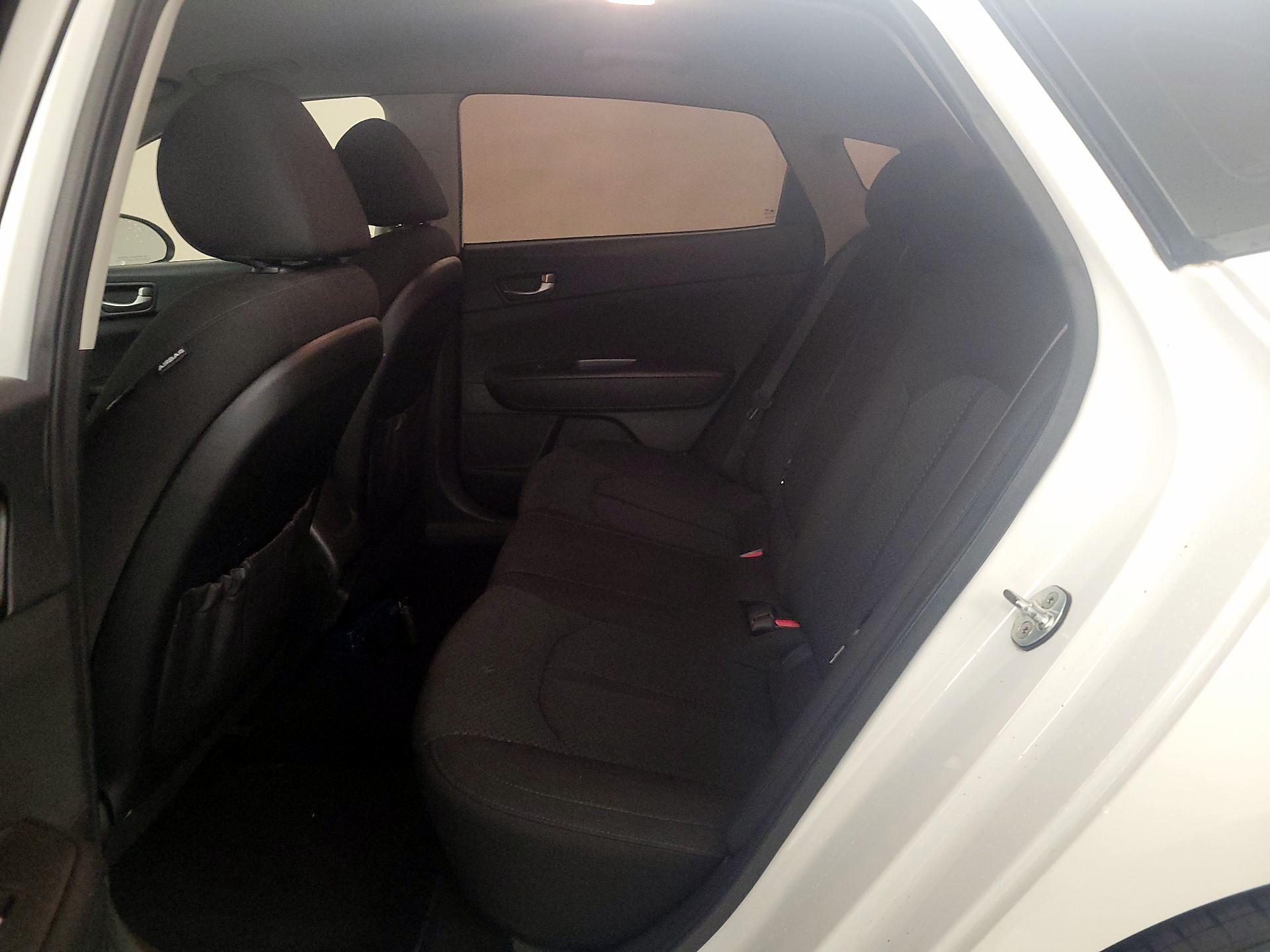 Thumbnail: 2016 Kia Optima - 19