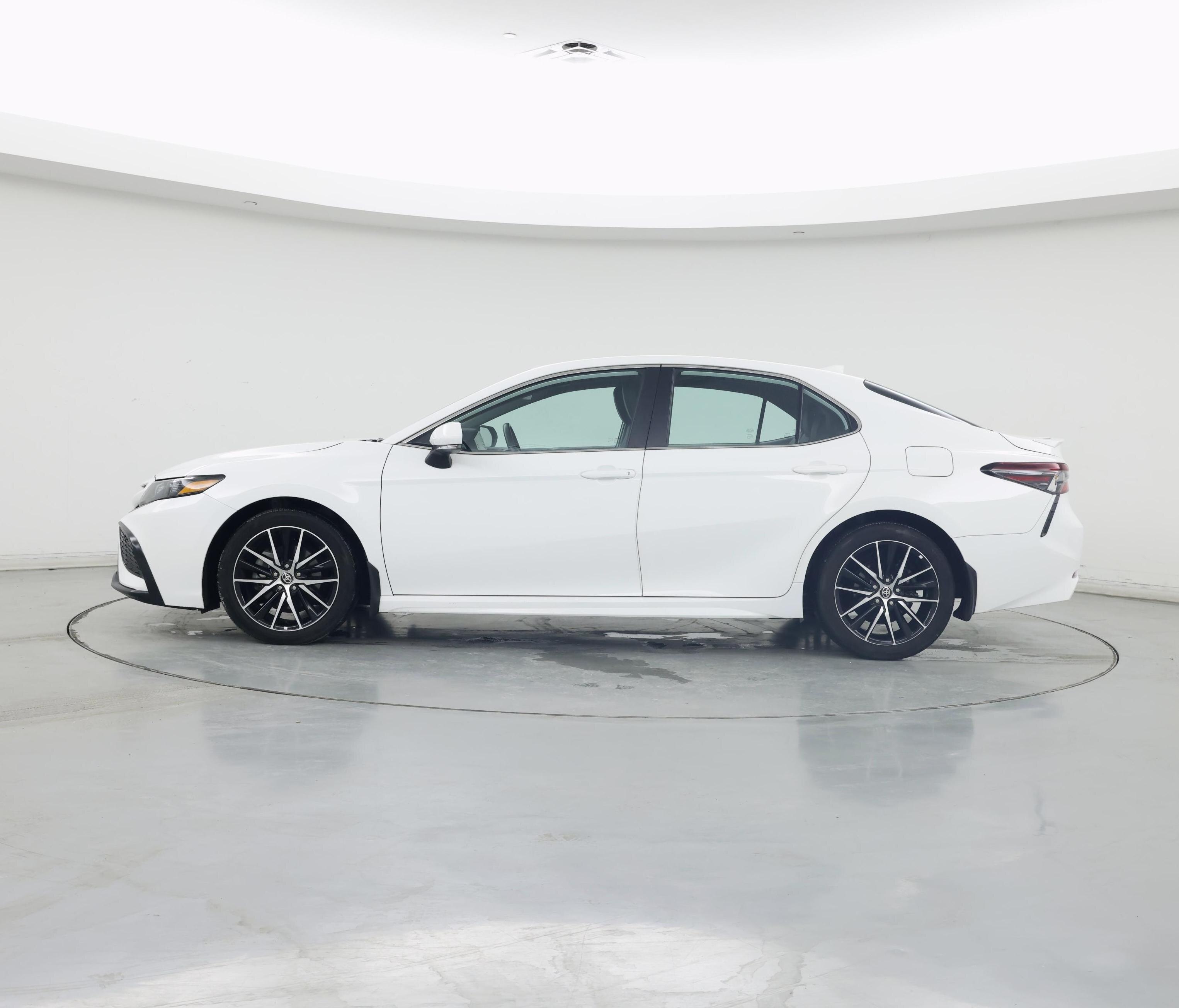 Thumbnail: 2024 Toyota Camry - 3