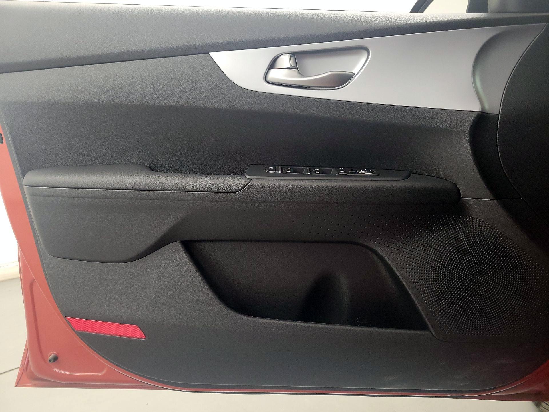 Thumbnail: 2023 Kia Forte - 12