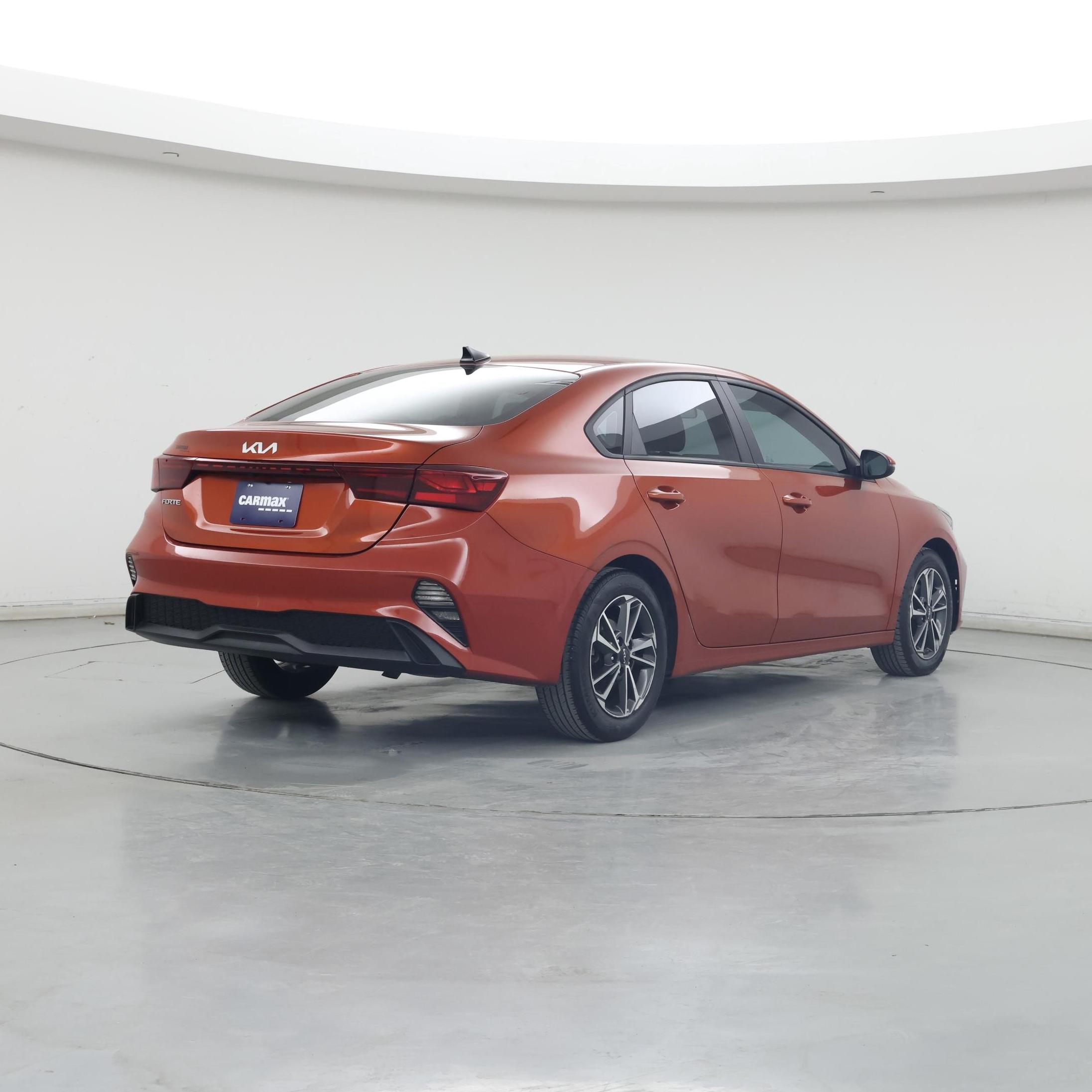 Thumbnail: 2023 Kia Forte - 8