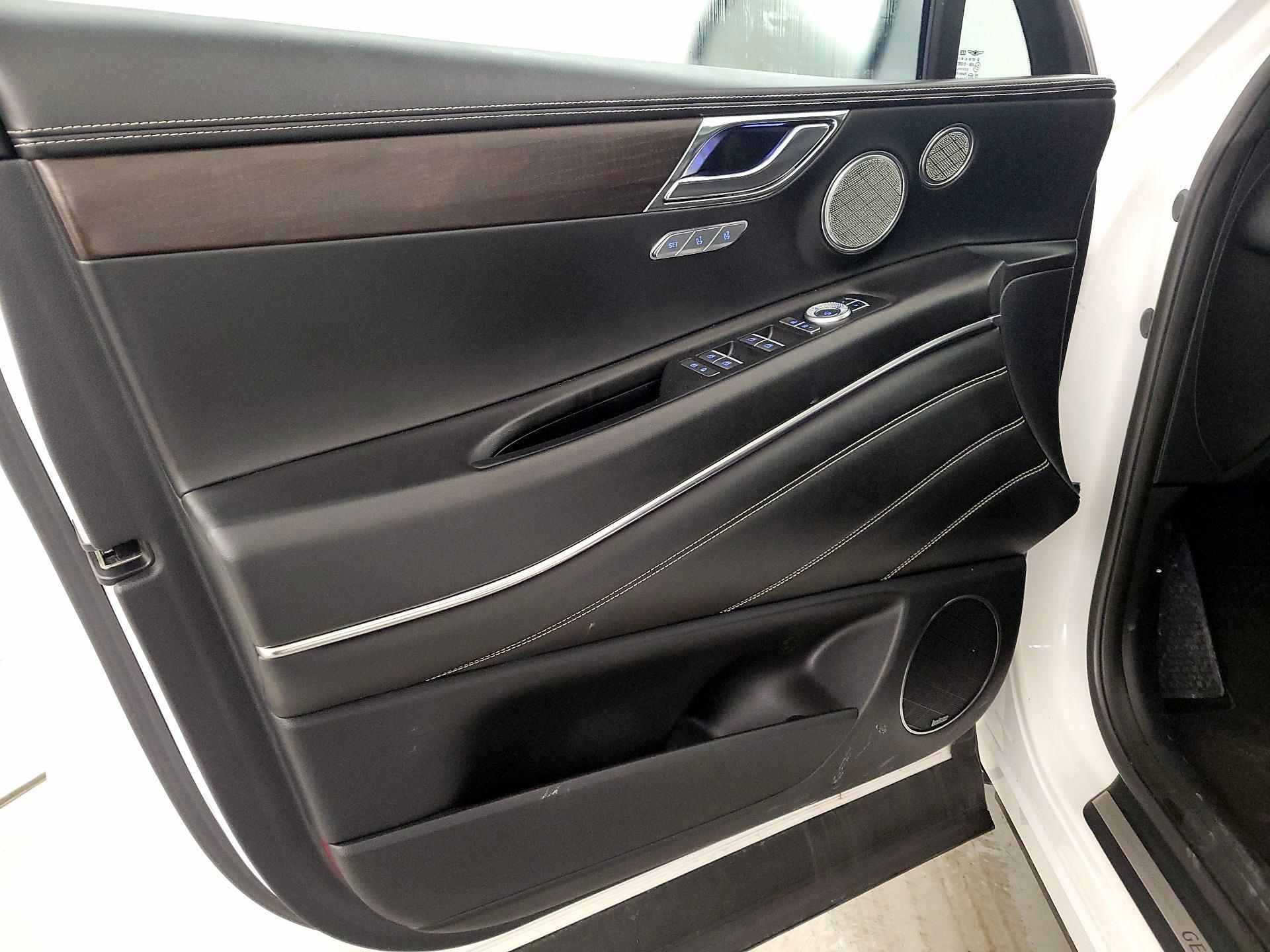 Thumbnail: 2021 Genesis GV80 - 12