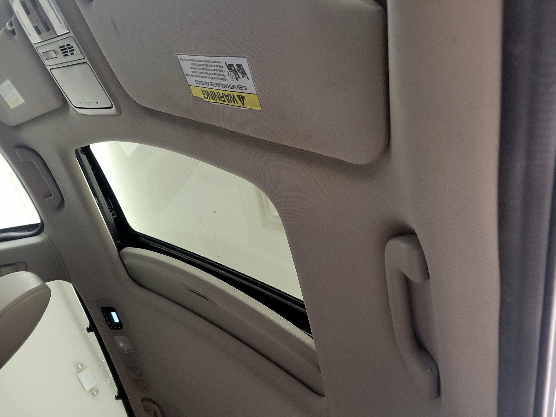 Thumbnail: 2017 Honda Odyssey - 19