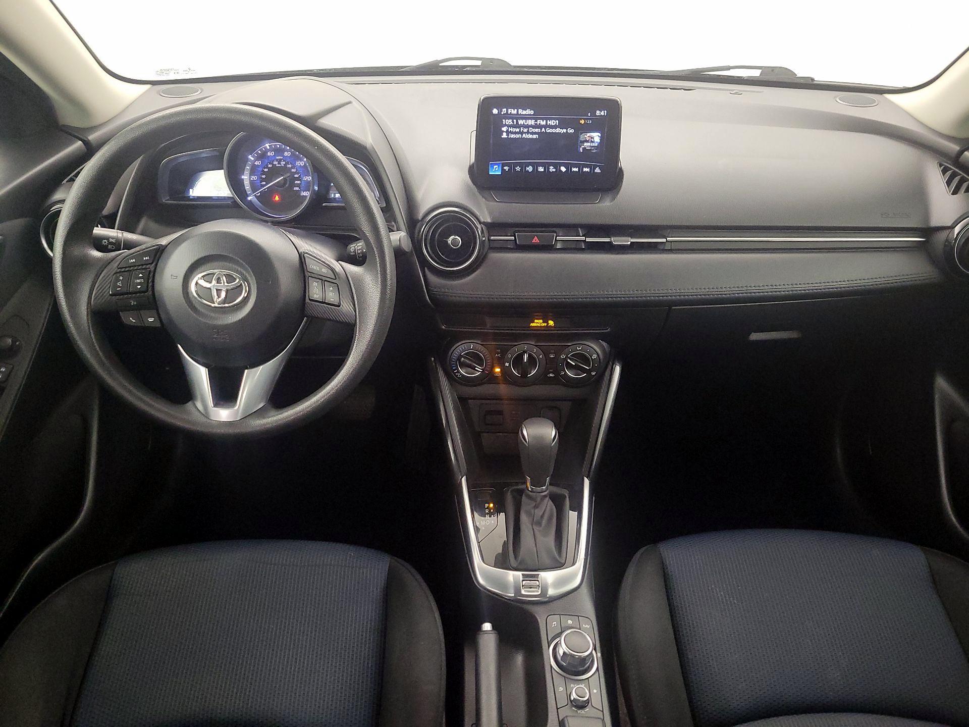 Thumbnail: 2017 Toyota Yaris iA - 9