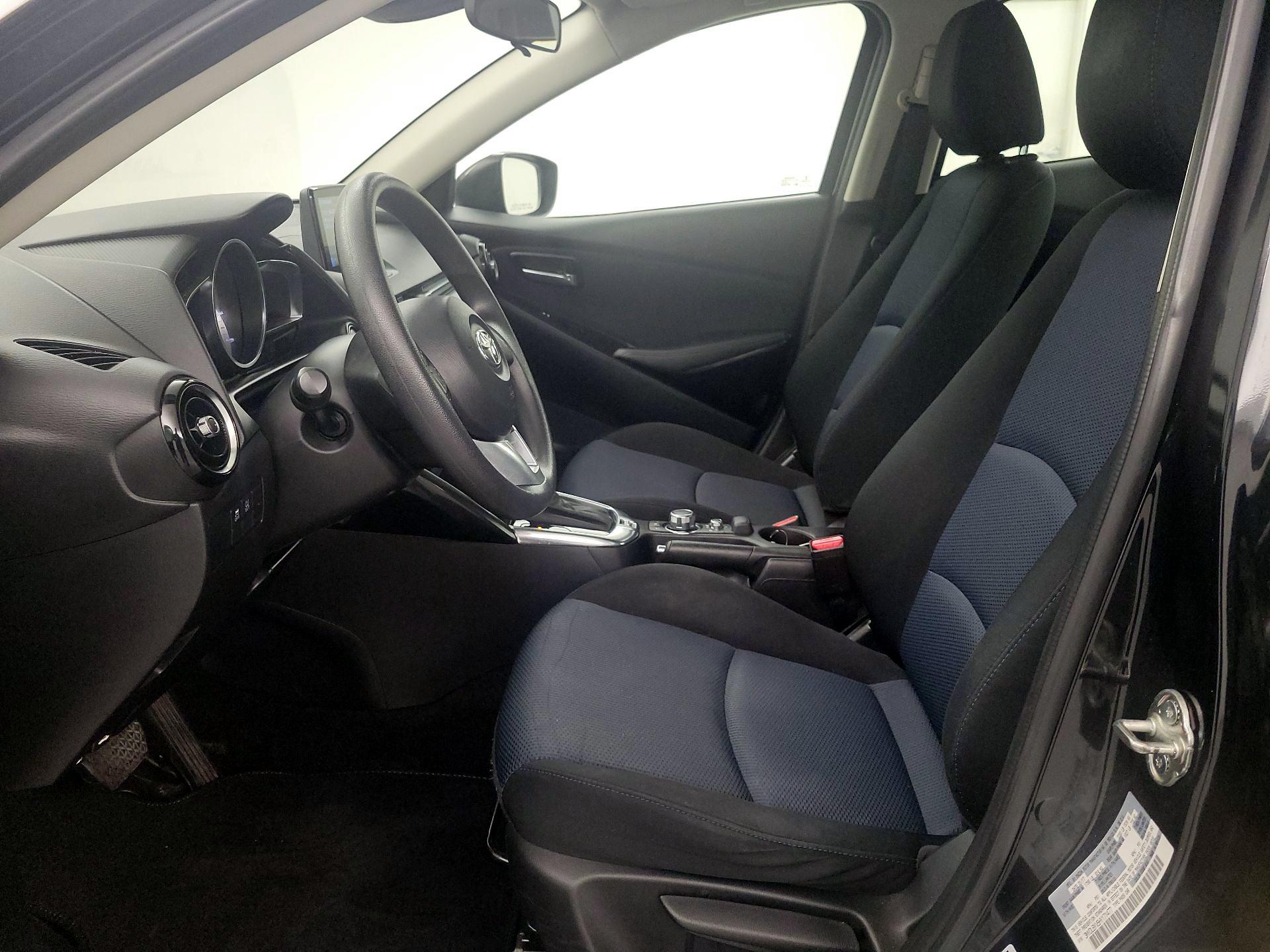 Thumbnail: 2017 Toyota Yaris iA - 11