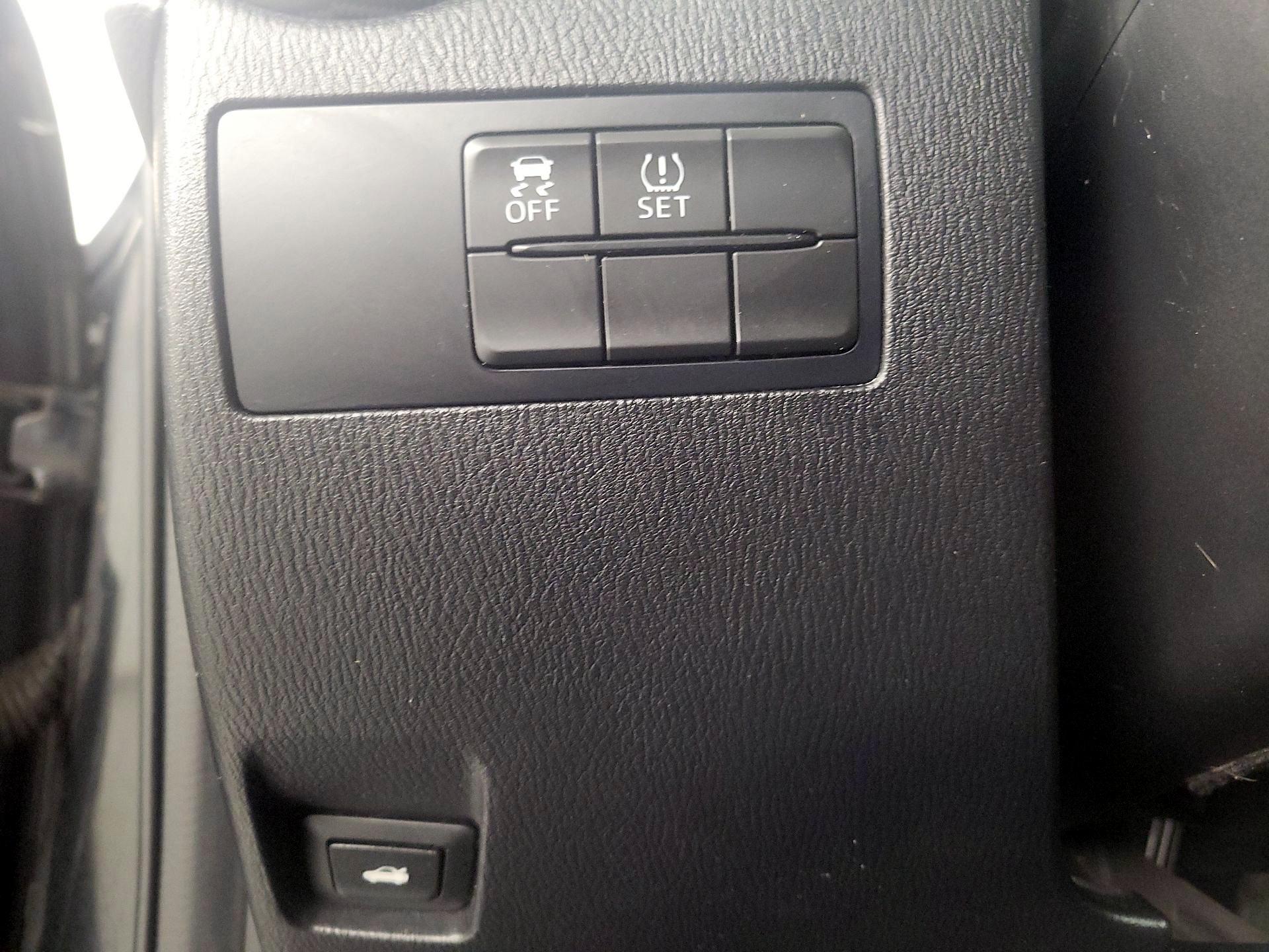 Thumbnail: 2017 Toyota Yaris iA - 13