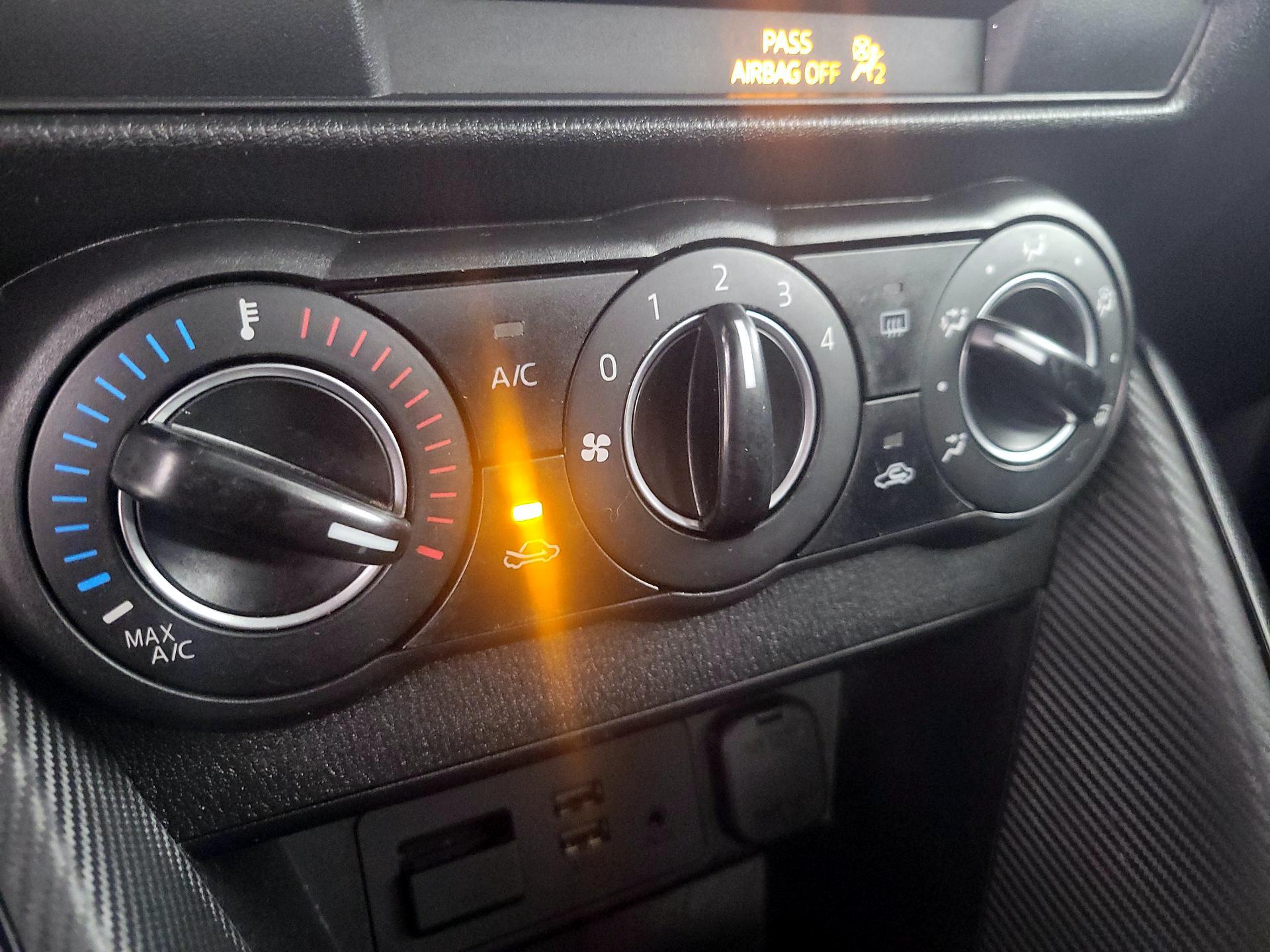 Thumbnail: 2017 Toyota Yaris iA - 16