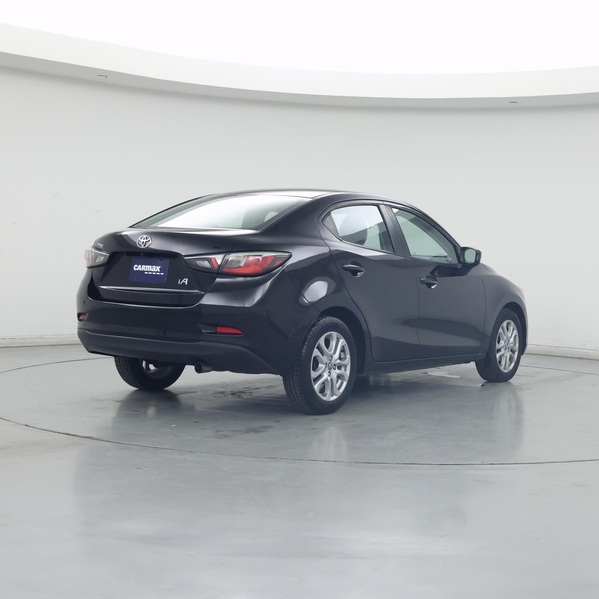 Thumbnail: 2017 Toyota Yaris iA - 8