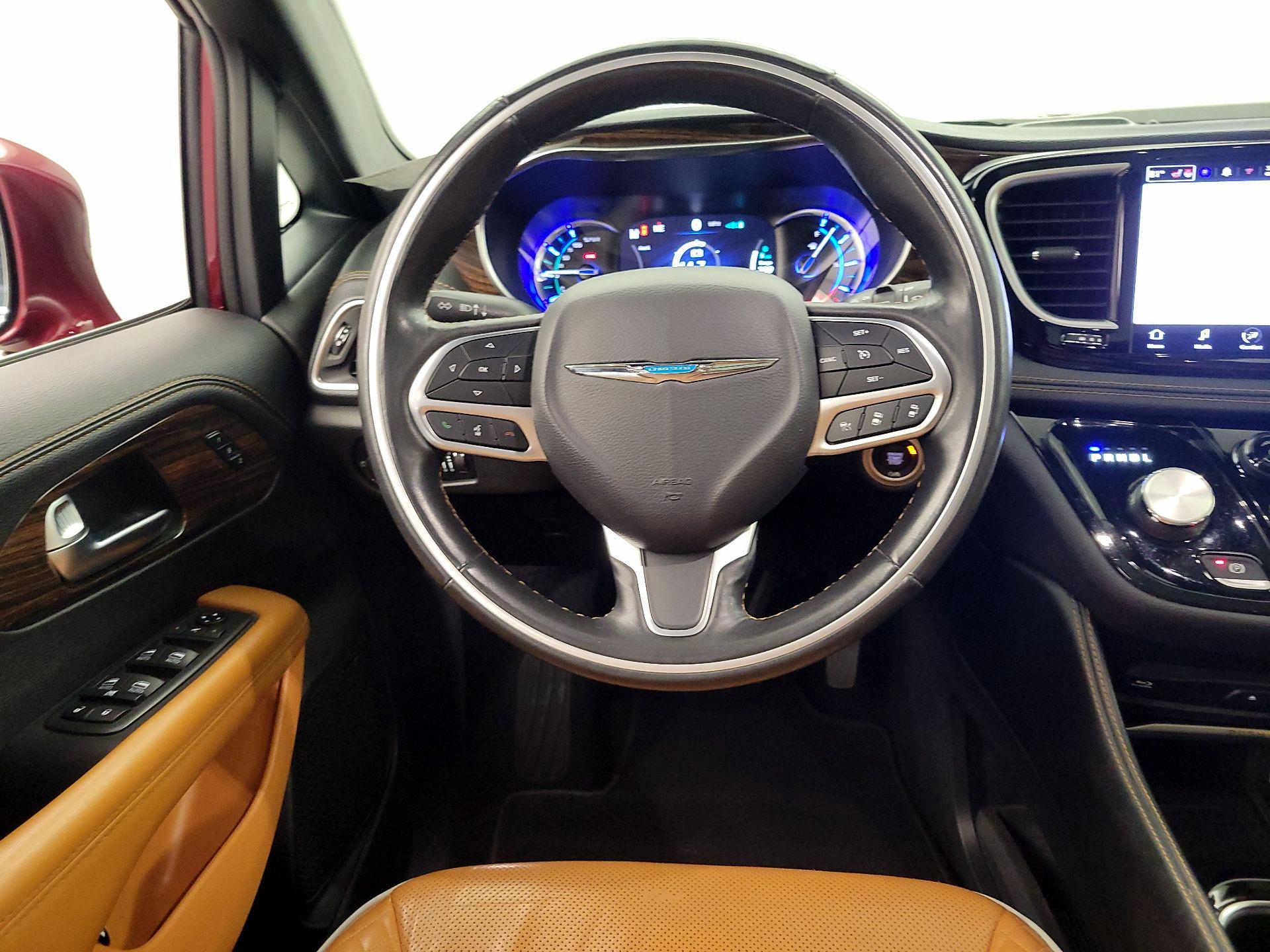 Thumbnail: 2021 Chrysler Pacifica - 10