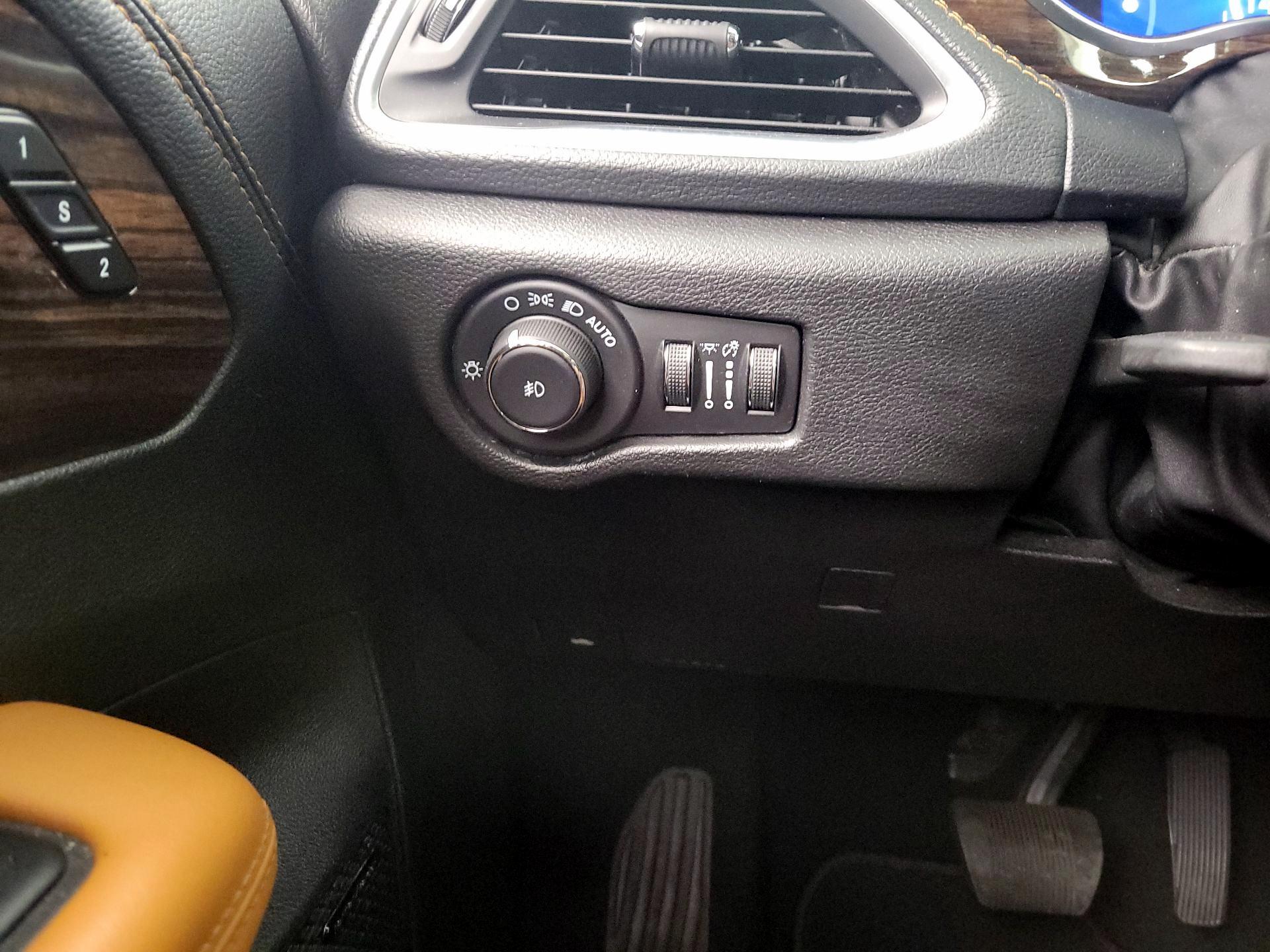 Thumbnail: 2021 Chrysler Pacifica - 13