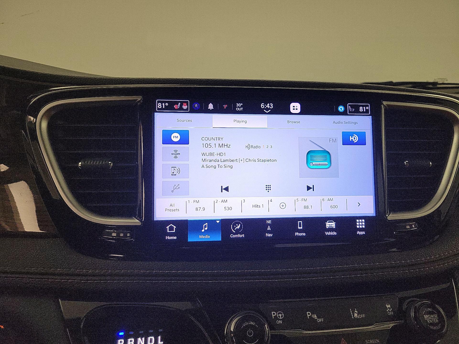 Thumbnail: 2021 Chrysler Pacifica - 16