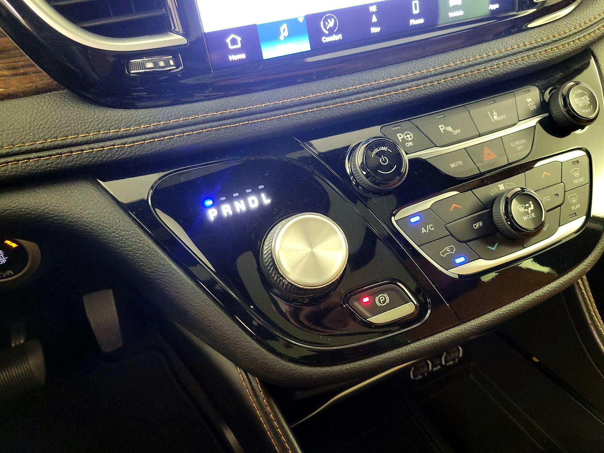 Thumbnail: 2021 Chrysler Pacifica - 18