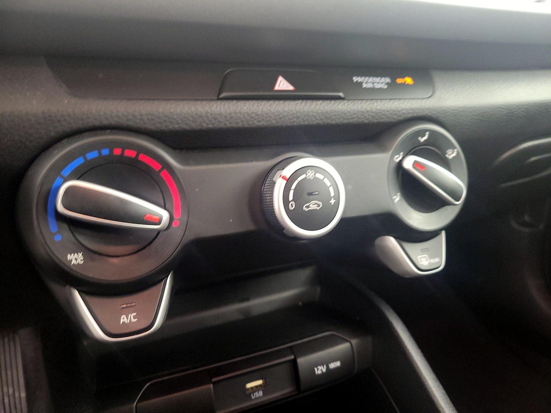 Thumbnail: 2023 Kia Rio - 16