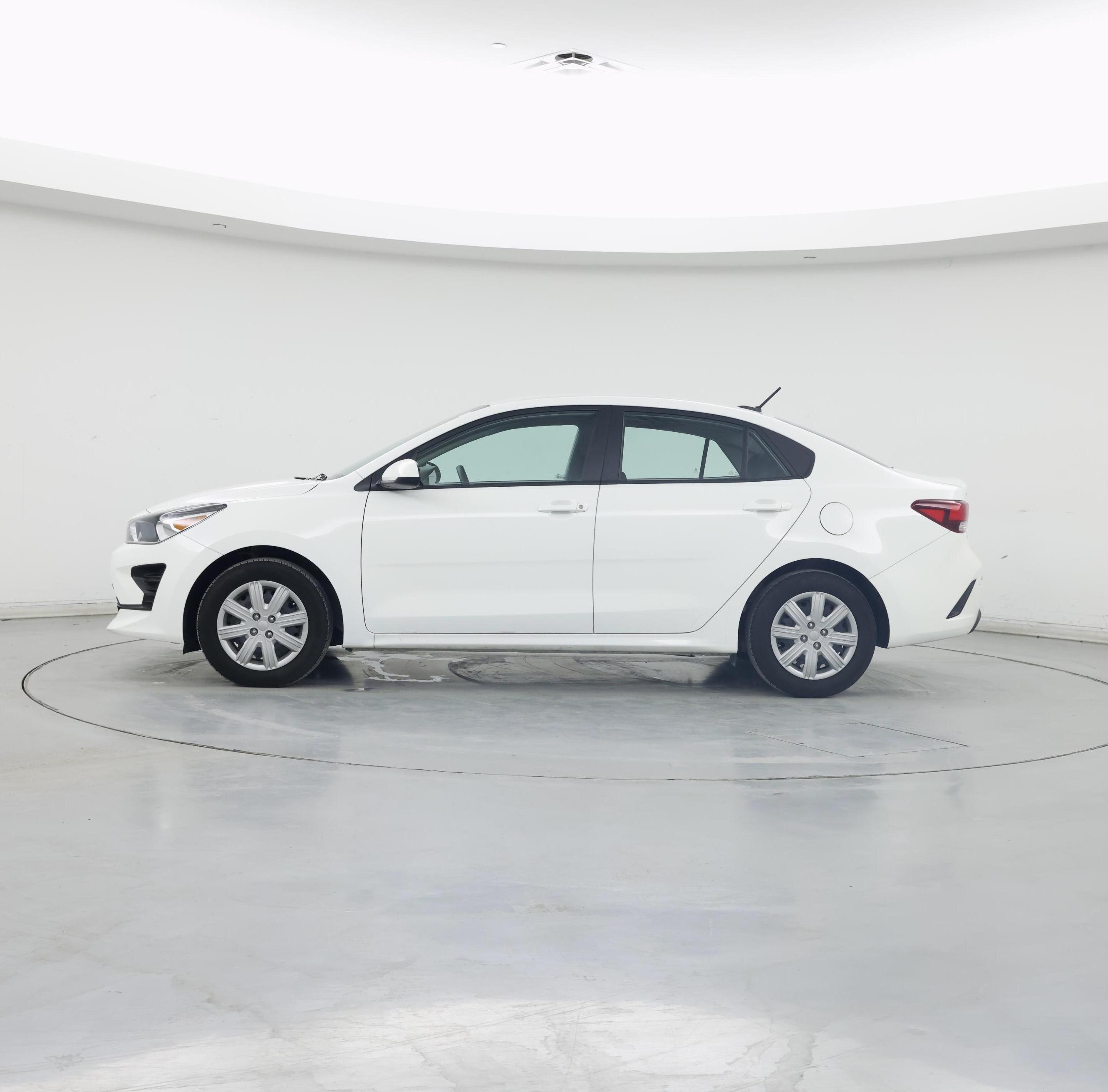 Thumbnail: 2023 Kia Rio - 3