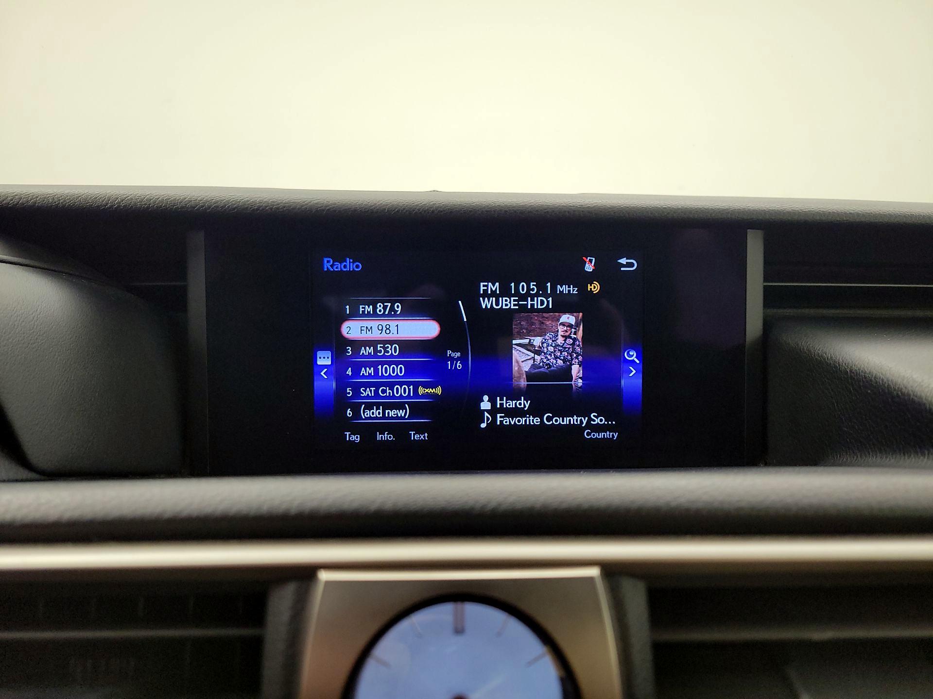 Thumbnail: 2017 Lexus IS - 15