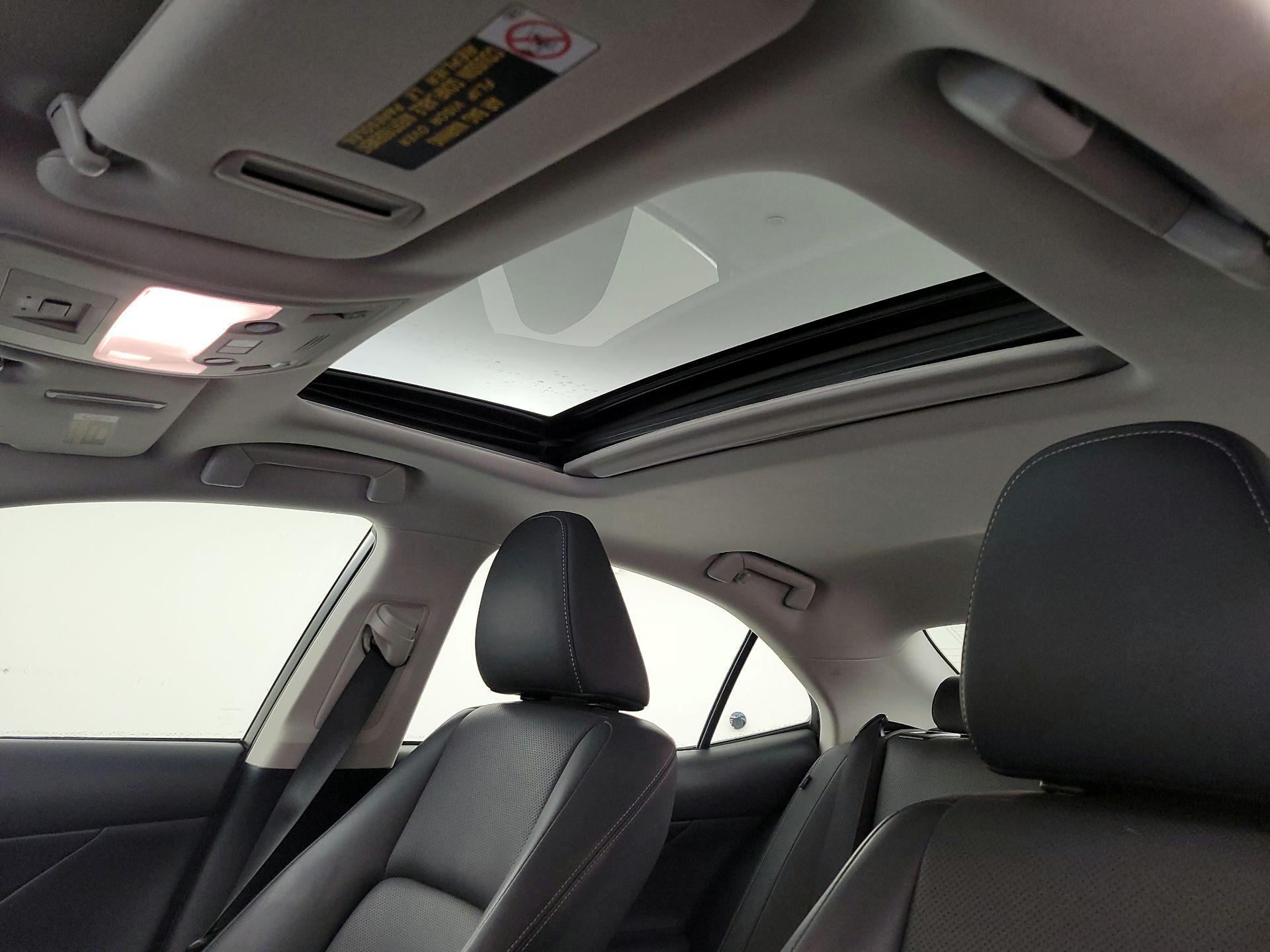 Thumbnail: 2017 Lexus IS - 19