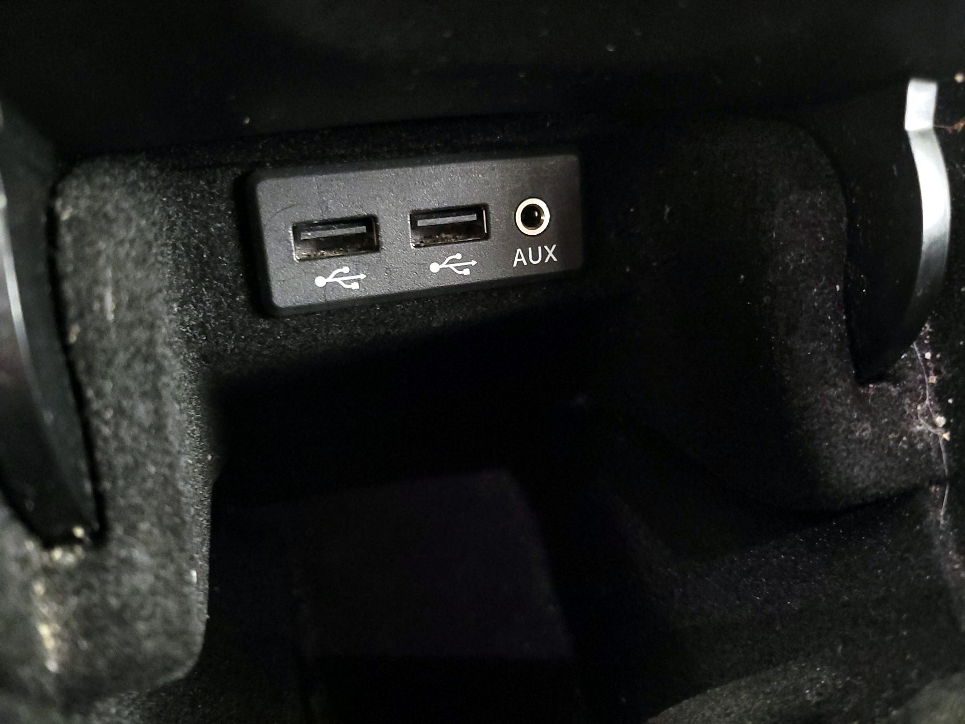 Thumbnail: 2016 Nissan Maxima - 19