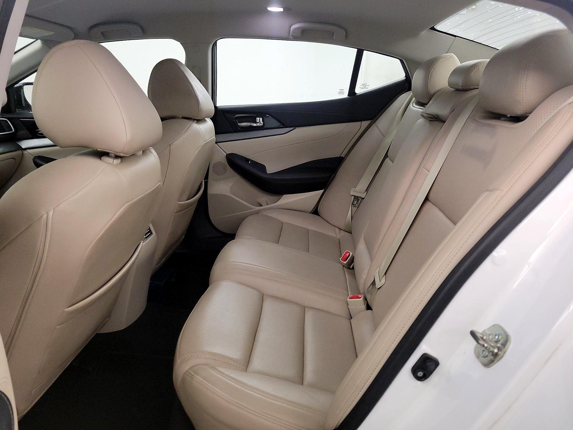 Thumbnail: 2016 Nissan Maxima - 20