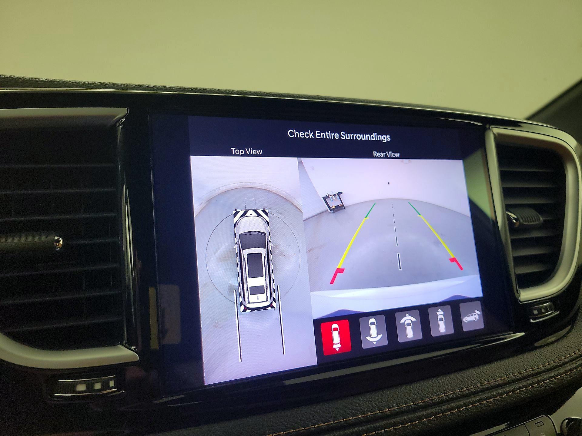 Thumbnail: 2023 Chrysler Pacifica - 15