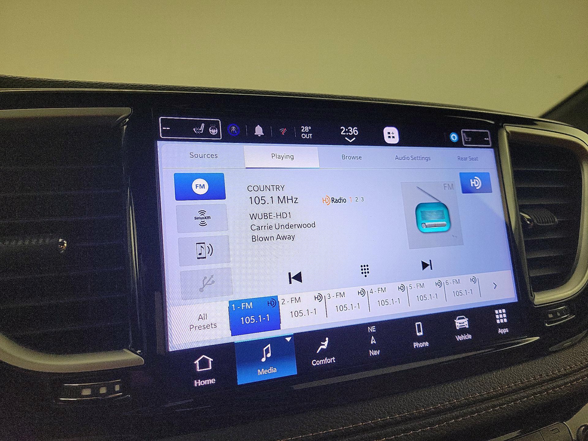 Thumbnail: 2023 Chrysler Pacifica - 16