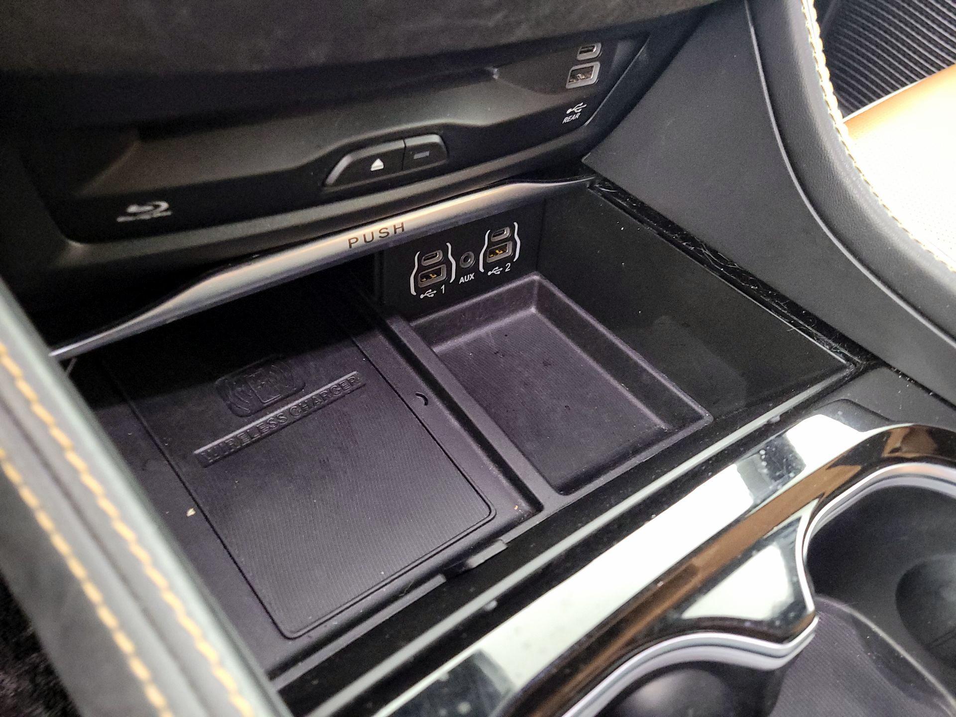 Thumbnail: 2023 Chrysler Pacifica - 19