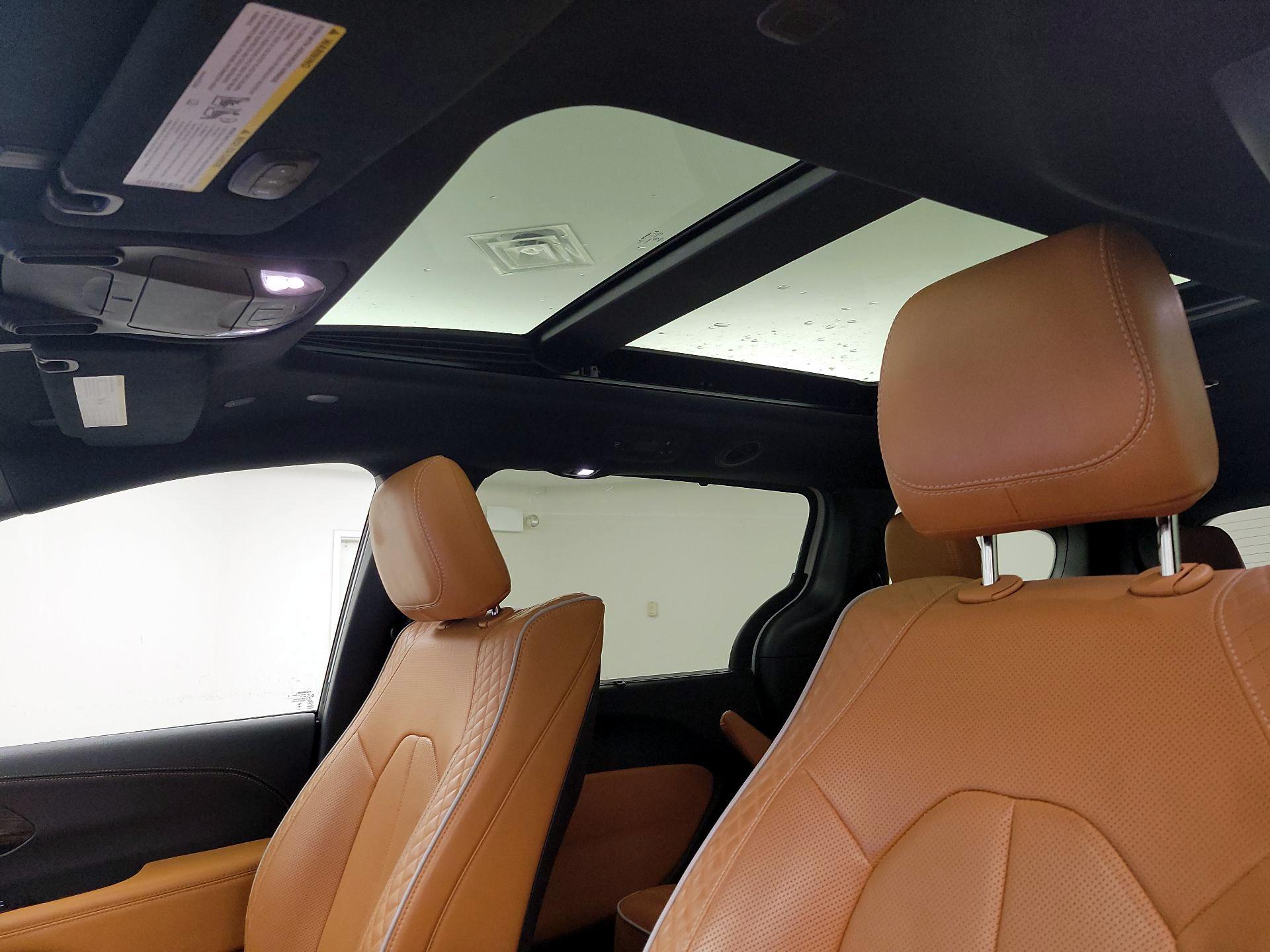 Thumbnail: 2023 Chrysler Pacifica - 20