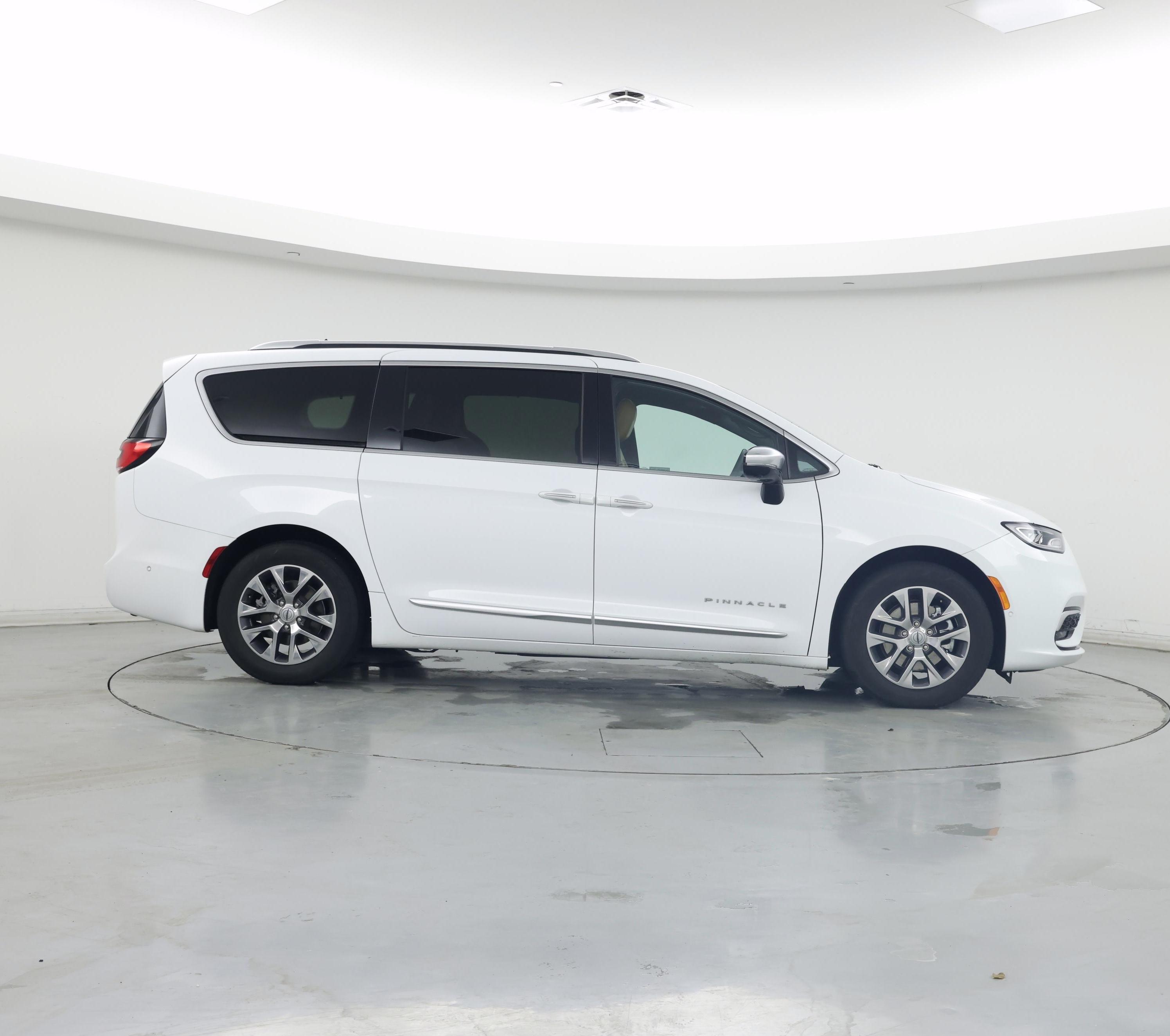 Thumbnail: 2023 Chrysler Pacifica - 7