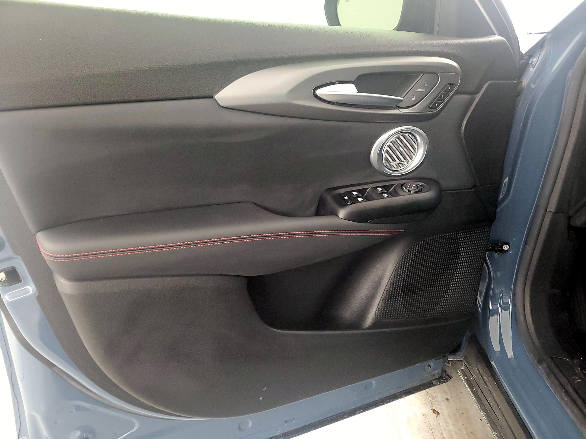 Thumbnail: 2023 Dodge Hornet - 12