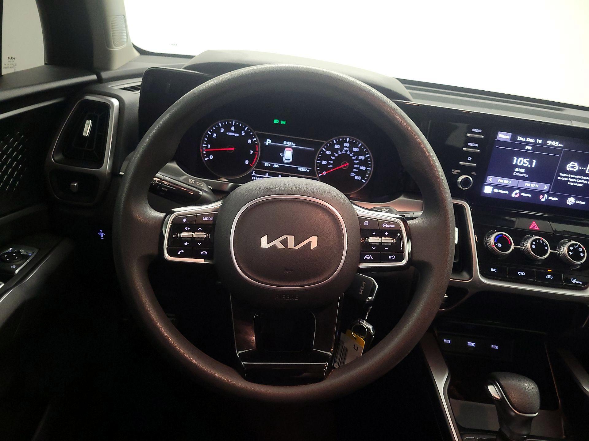 Thumbnail: 2023 Kia Sorento - 10