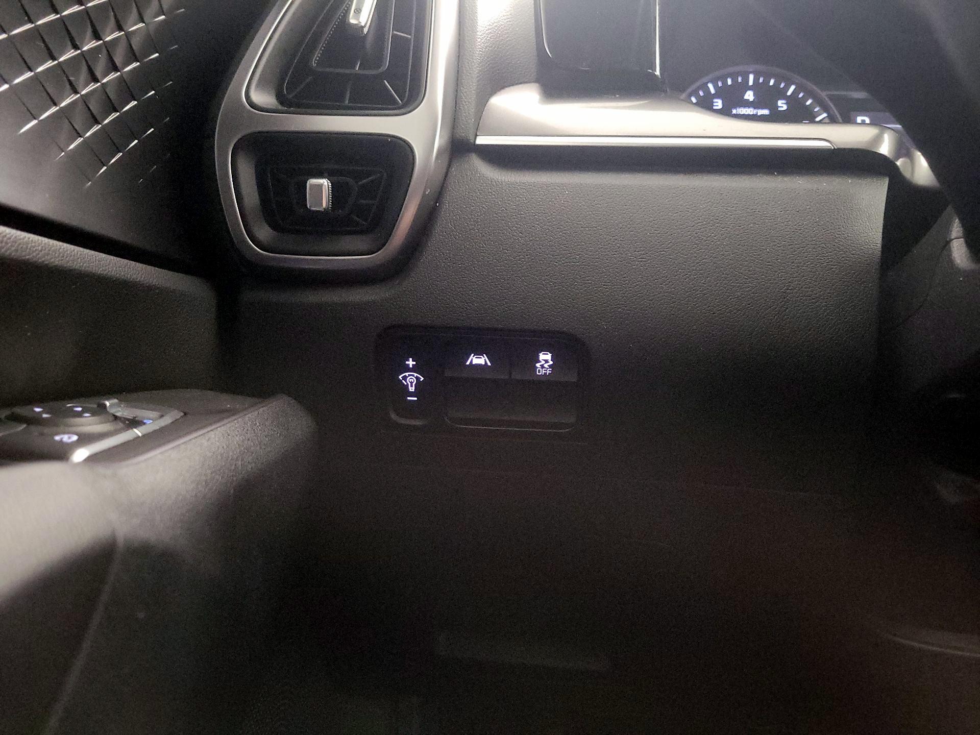 Thumbnail: 2023 Kia Sorento - 13