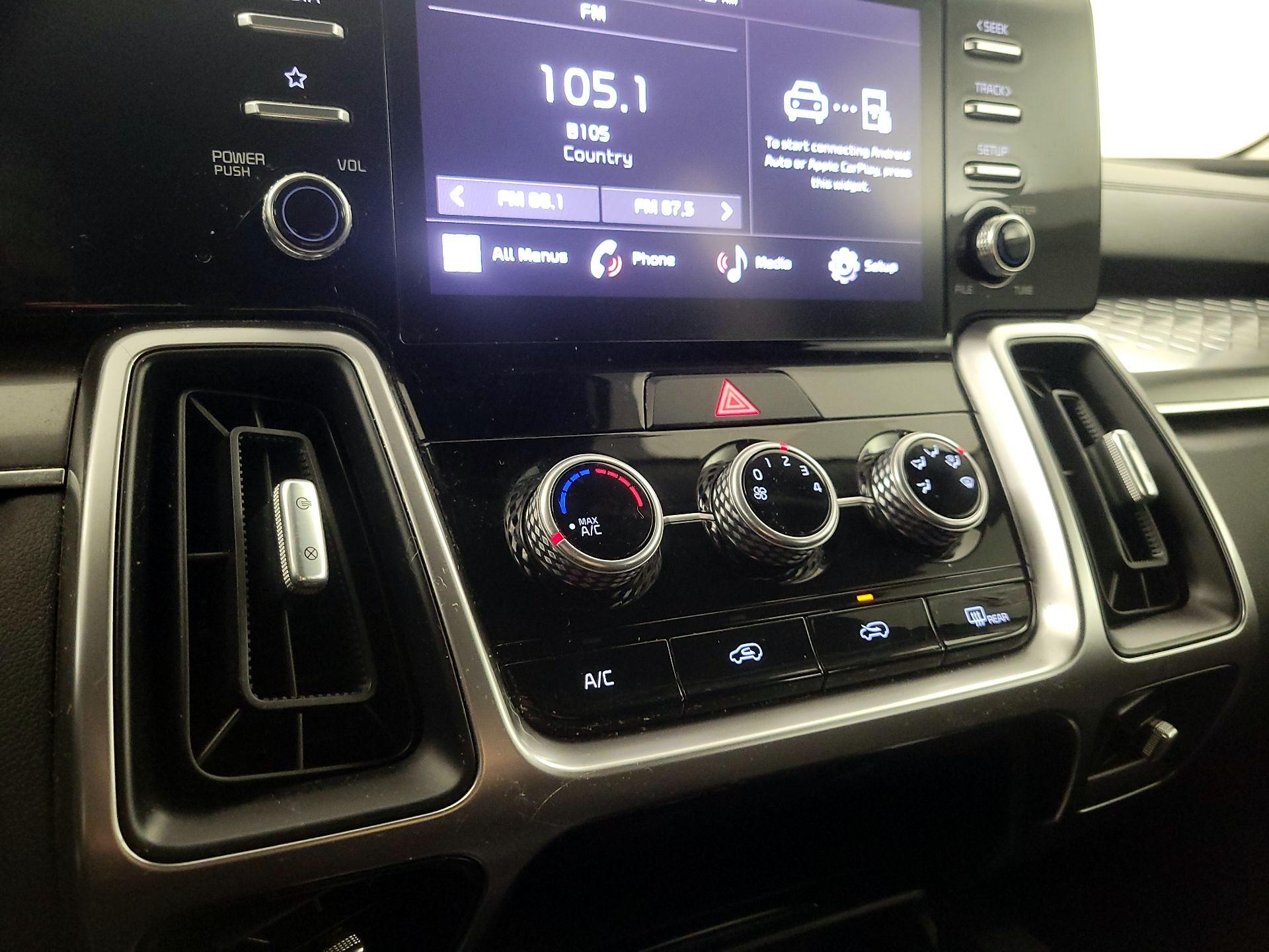 Thumbnail: 2023 Kia Sorento - 16