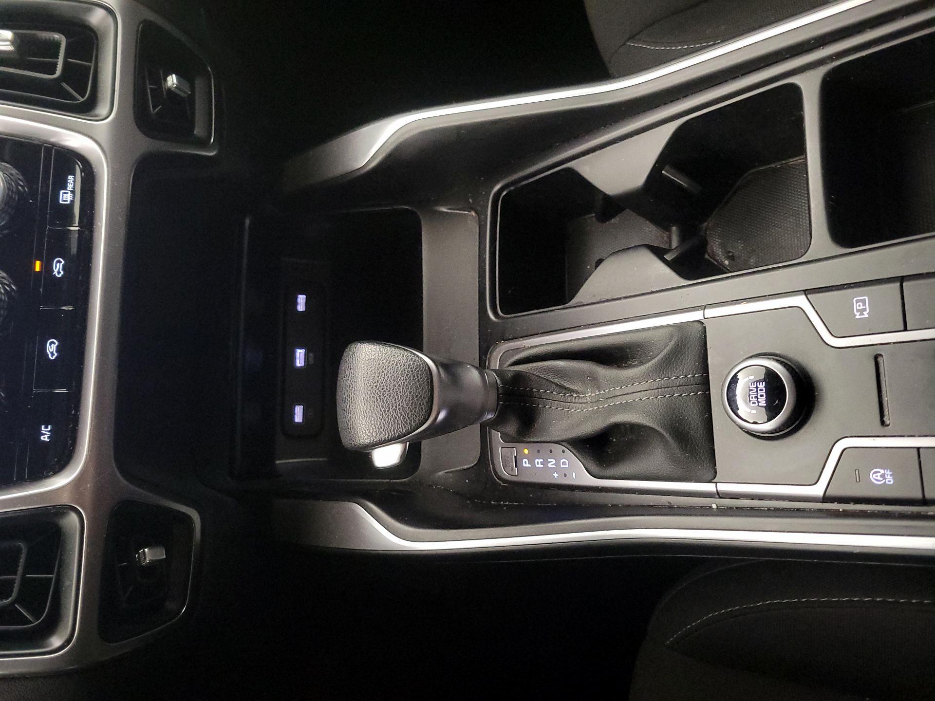 Thumbnail: 2023 Kia Sorento - 17