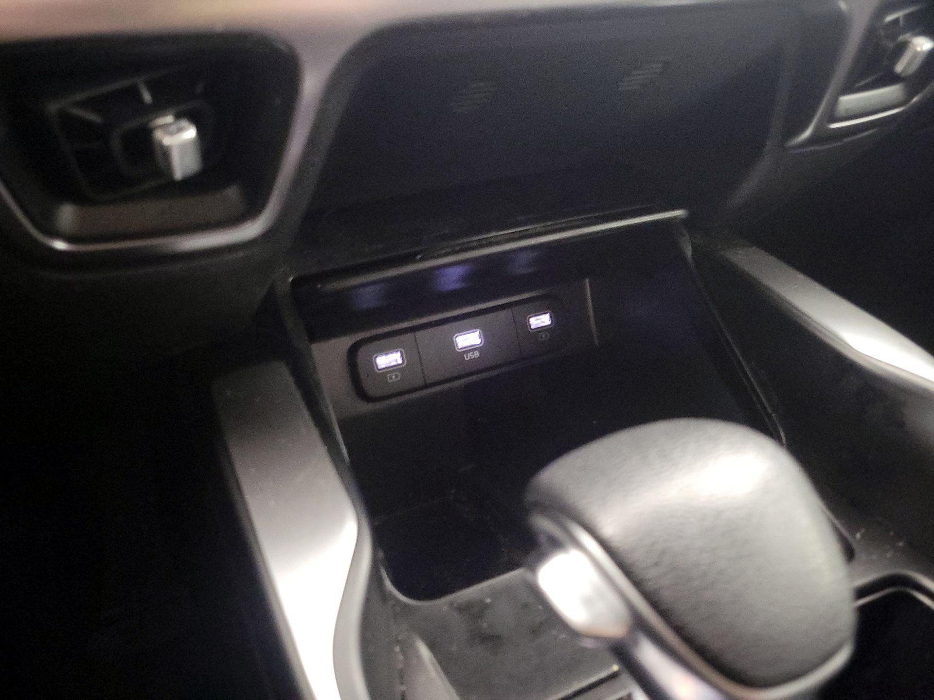 Thumbnail: 2023 Kia Sorento - 18