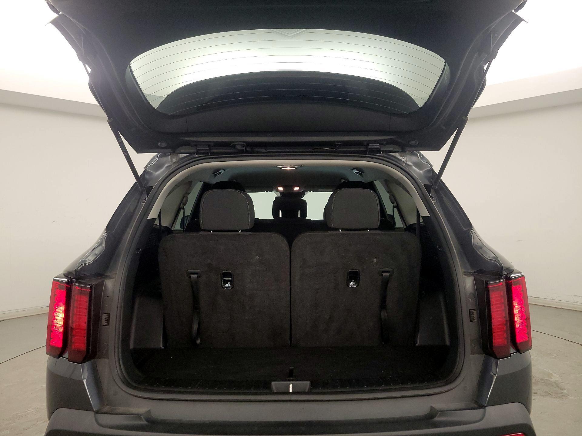 Thumbnail: 2023 Kia Sorento - 20