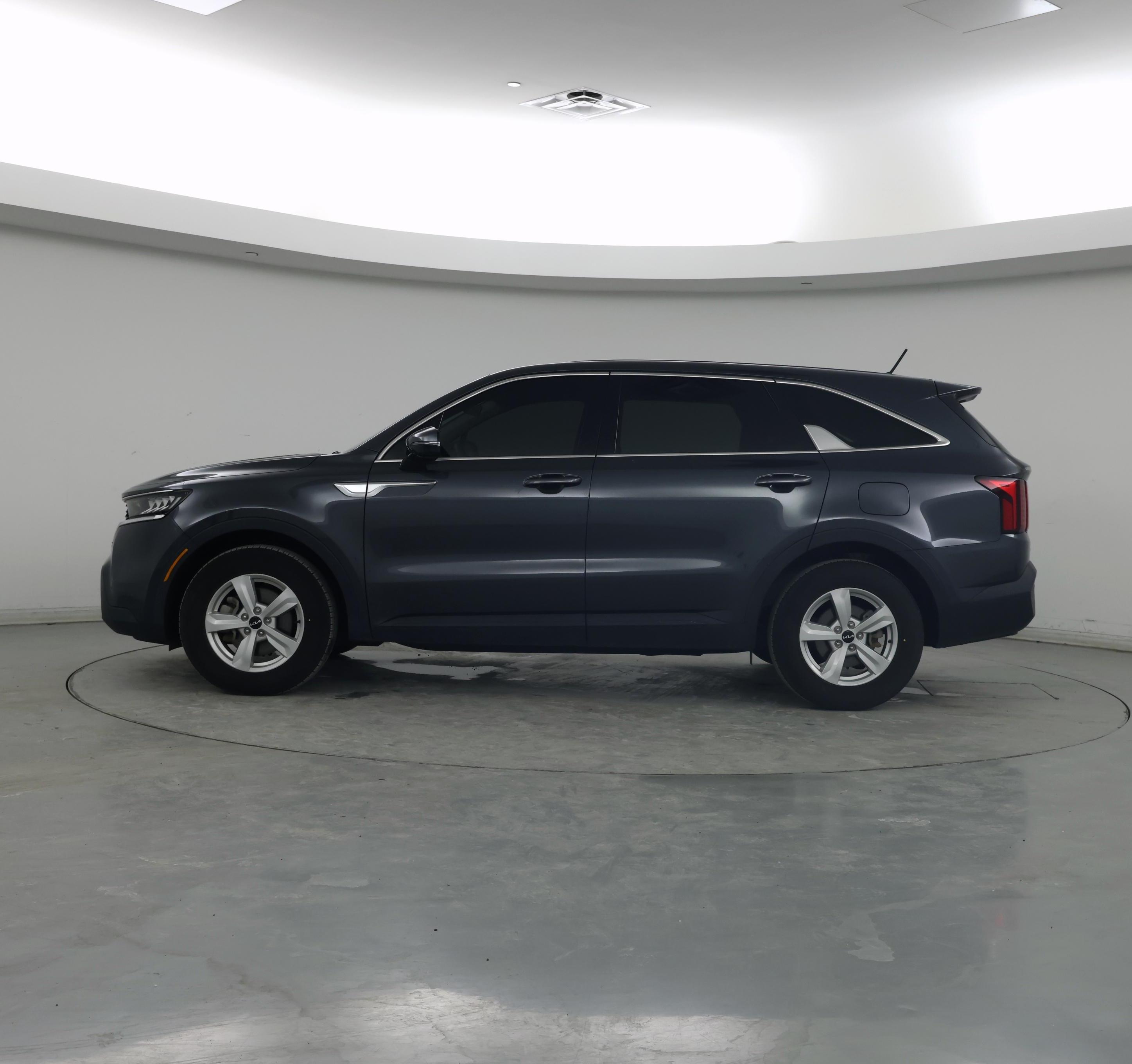 Thumbnail: 2023 Kia Sorento - 3