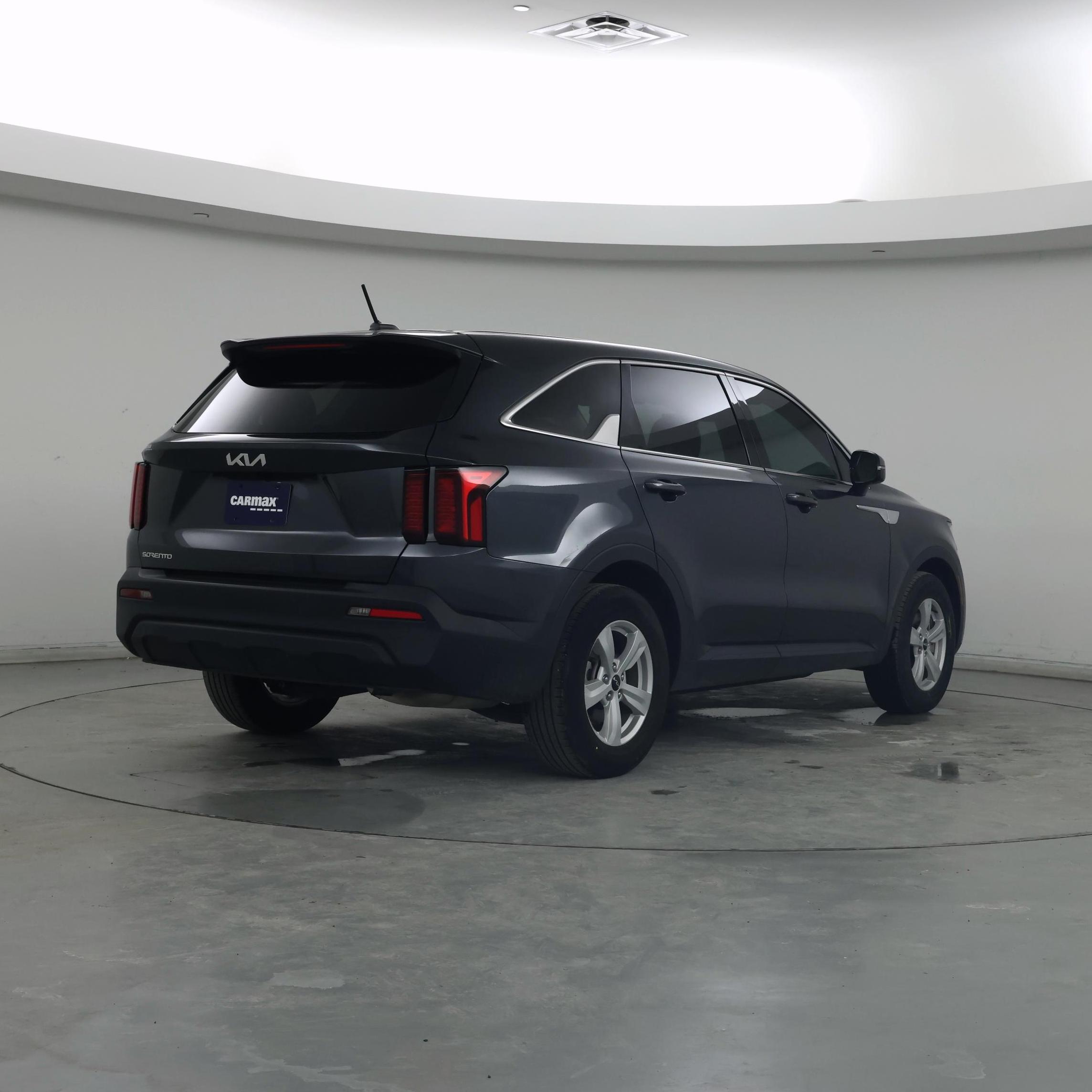 Thumbnail: 2023 Kia Sorento - 8