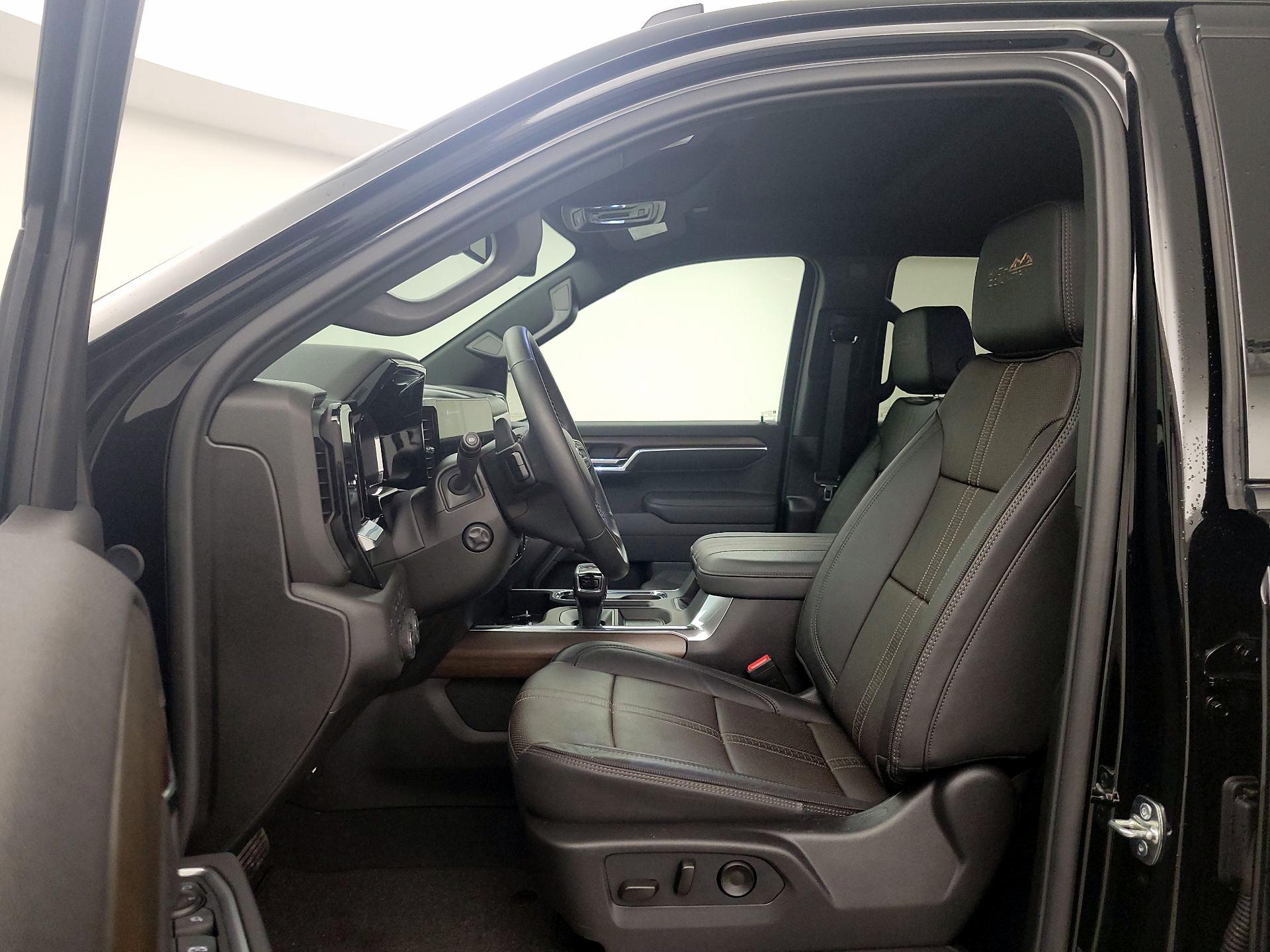 Thumbnail: 2026 Chevrolet Silverado 1500 - 11